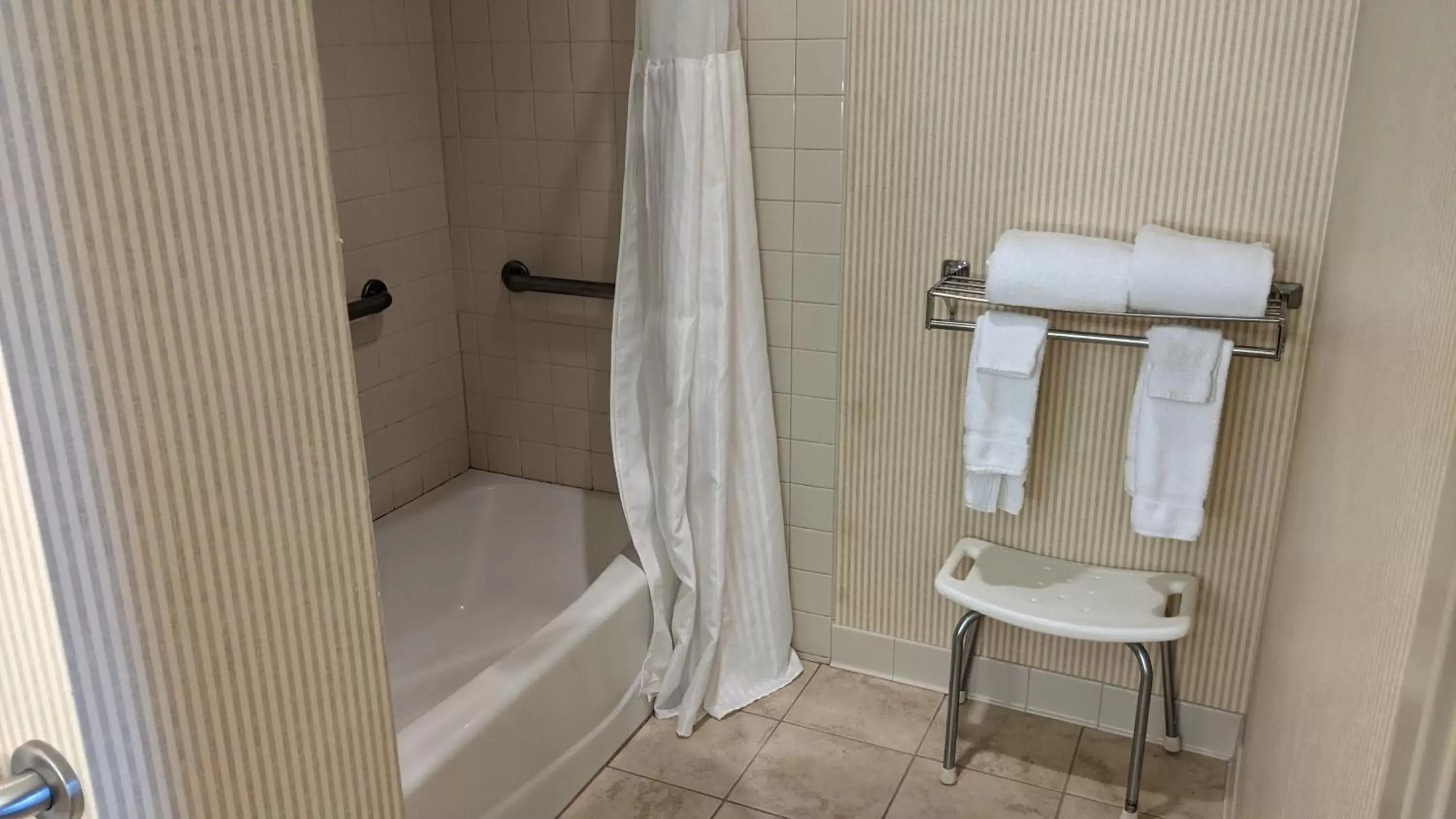 King Room with Mobility Accessible Tub - Non-Smoking in Olympia Hotel at Capitol Lake King Room with Mobility Accessible Tub - Non-Smoking in Olympia Hotel at Capitol Lake