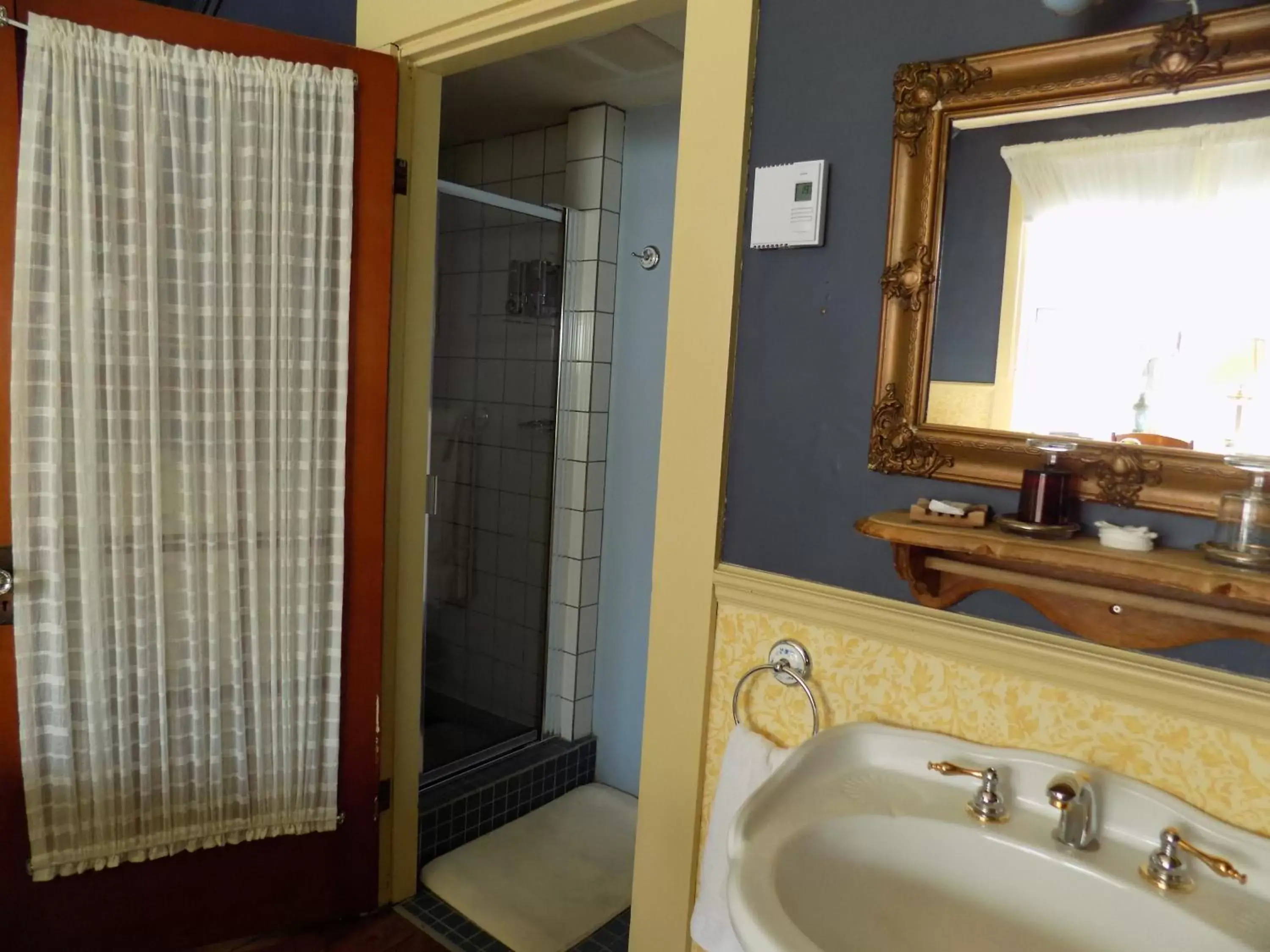 Standard Queen Room - L'inséparable in À L'Ancestrale B&B Standard Queen Room - L'inséparable in À L'Ancestrale B&B