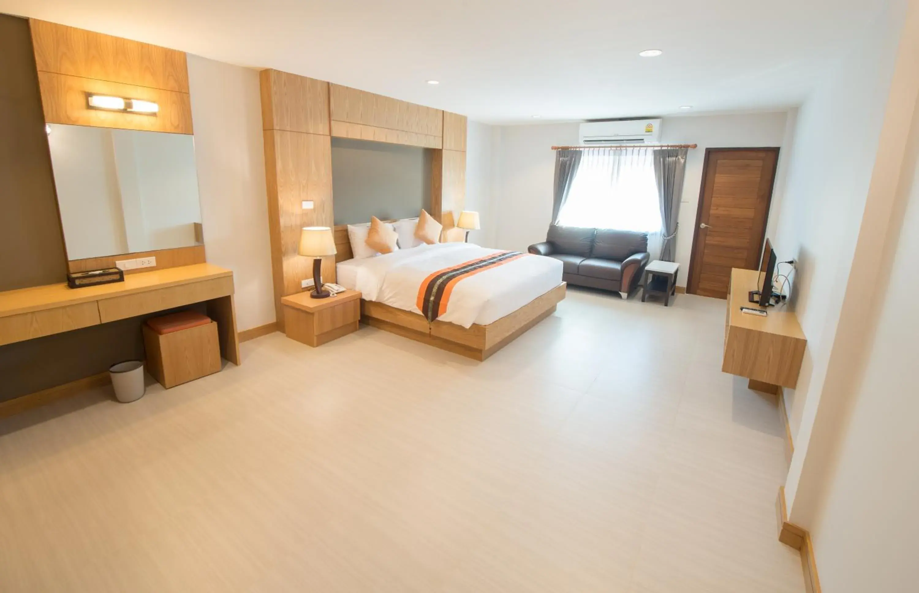 Grand Deluxe King Room in Old Town Chiangmai Boutique Grand Deluxe King Room in Old Town Chiangmai Boutique