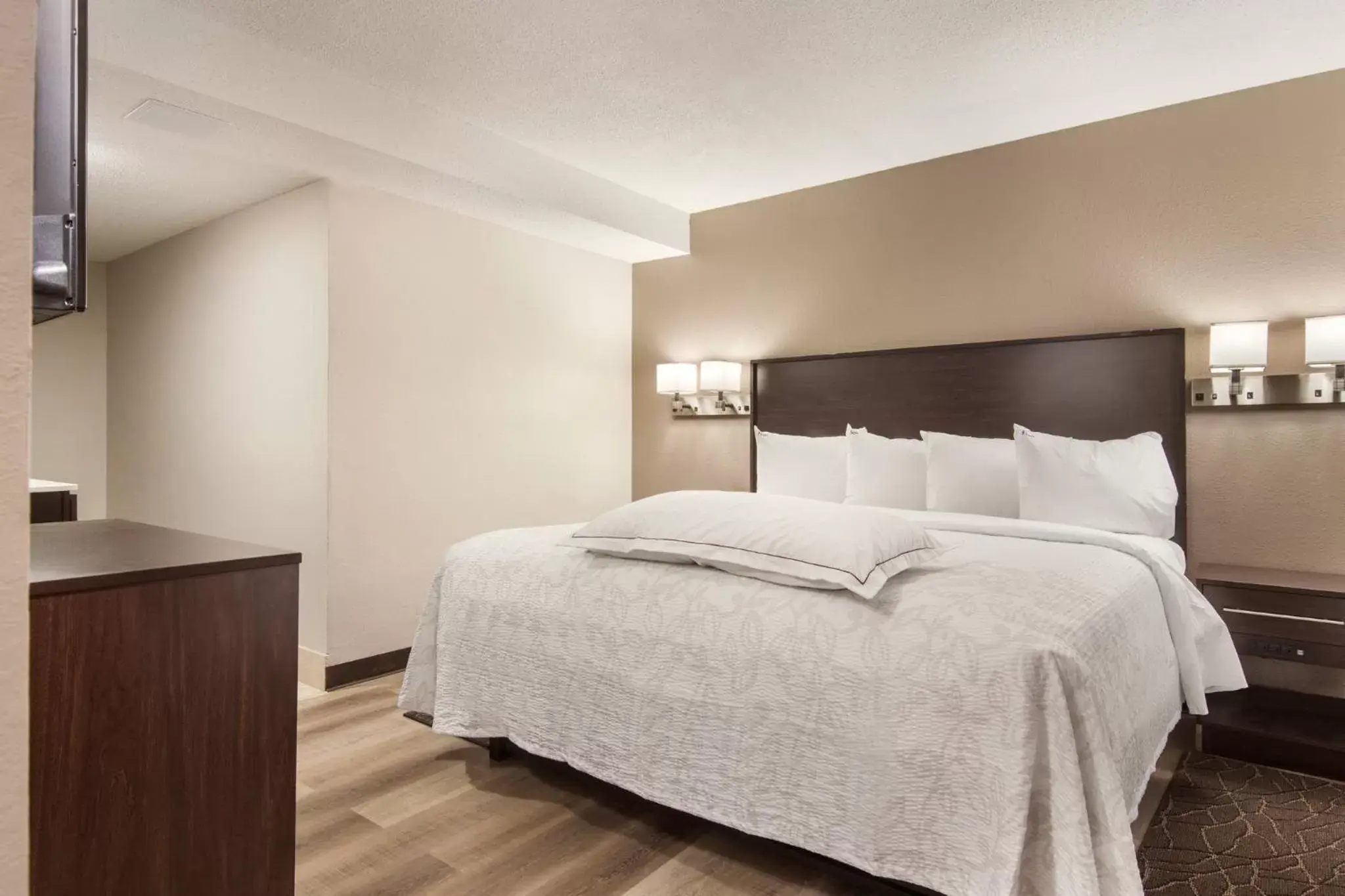 Premium Suite with Multiple Beds with Kitchenette Smoke Free (Upgraded Bedding and Snack Box) in Red Roof Inn PLUS & Suites Erie Premium Suite with Multiple Beds with Kitchenette Smoke Free (Upgraded Bedding and Snack Box) in Red Roof Inn PLUS & Suites Erie