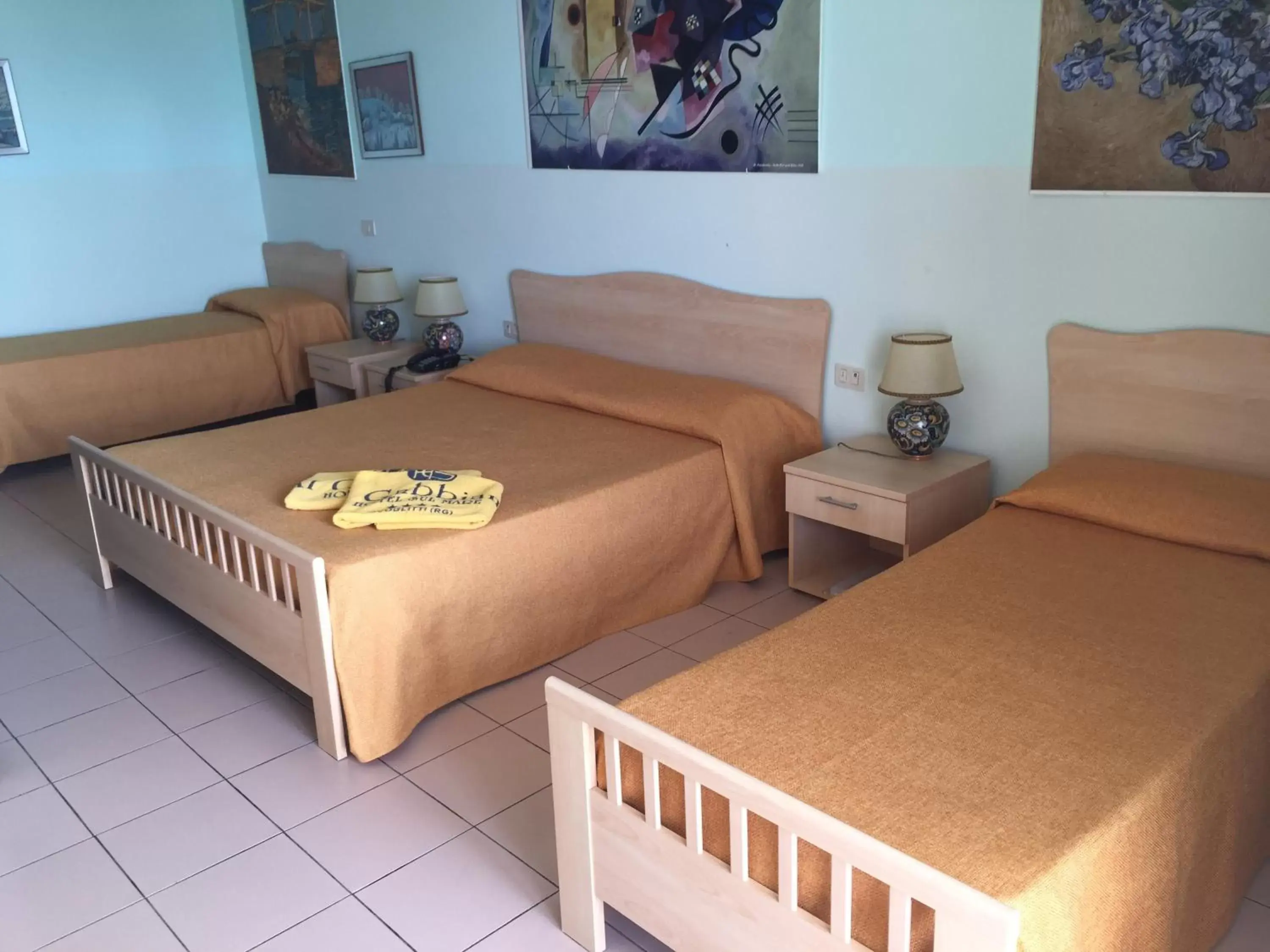 Quadruple Room in Hotel Sul Mare Al Gabbiano Quadruple Room in Hotel Sul Mare Al Gabbiano