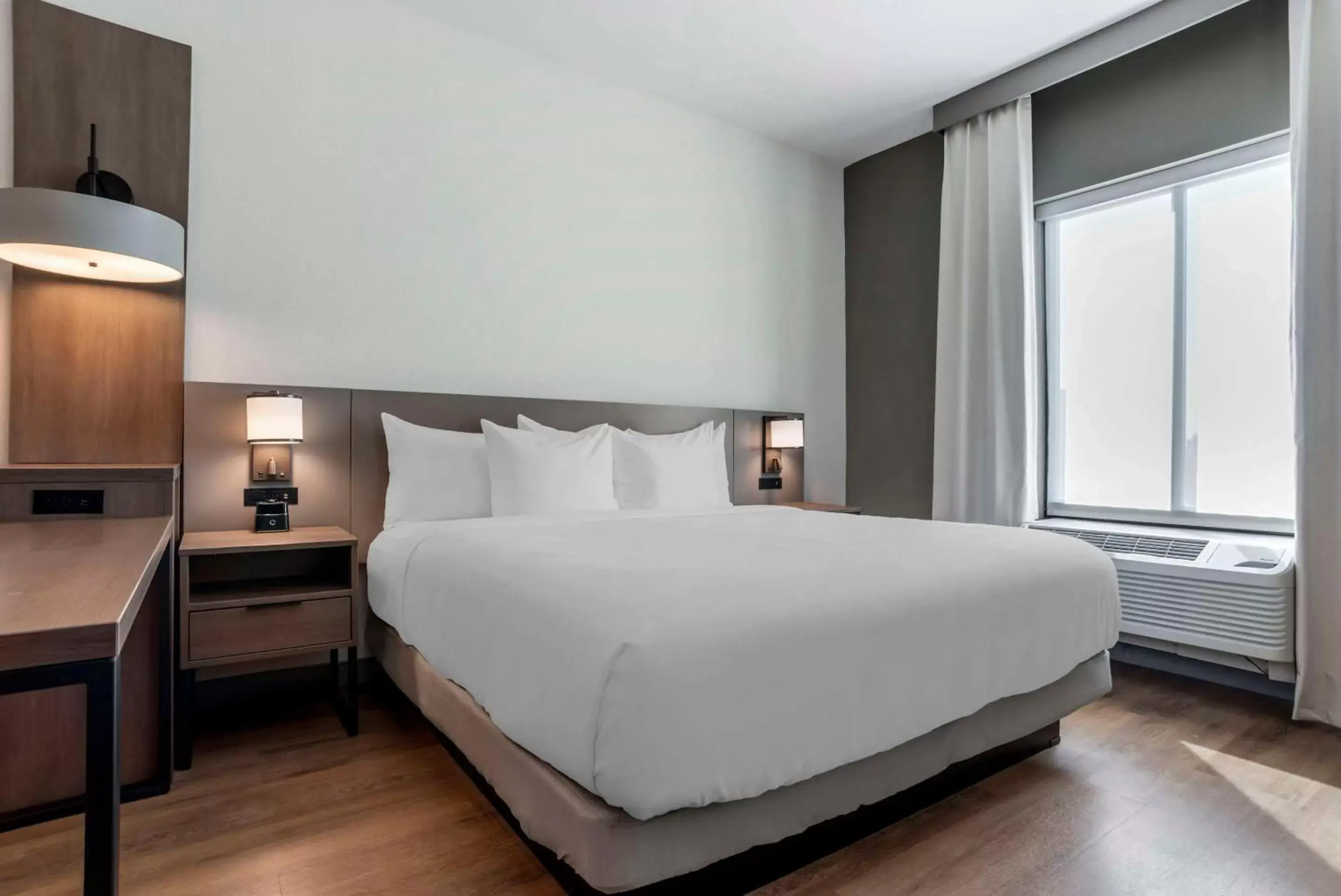 King Room with Roll-In Shower - Disability Access/Non Smoking in Comfort Inn & Suites Panama City Beach - Pier Park Area King Room with Roll-In Shower - Disability Access/Non Smoking in Comfort Inn & Suites Panama City Beach - Pier Park Area