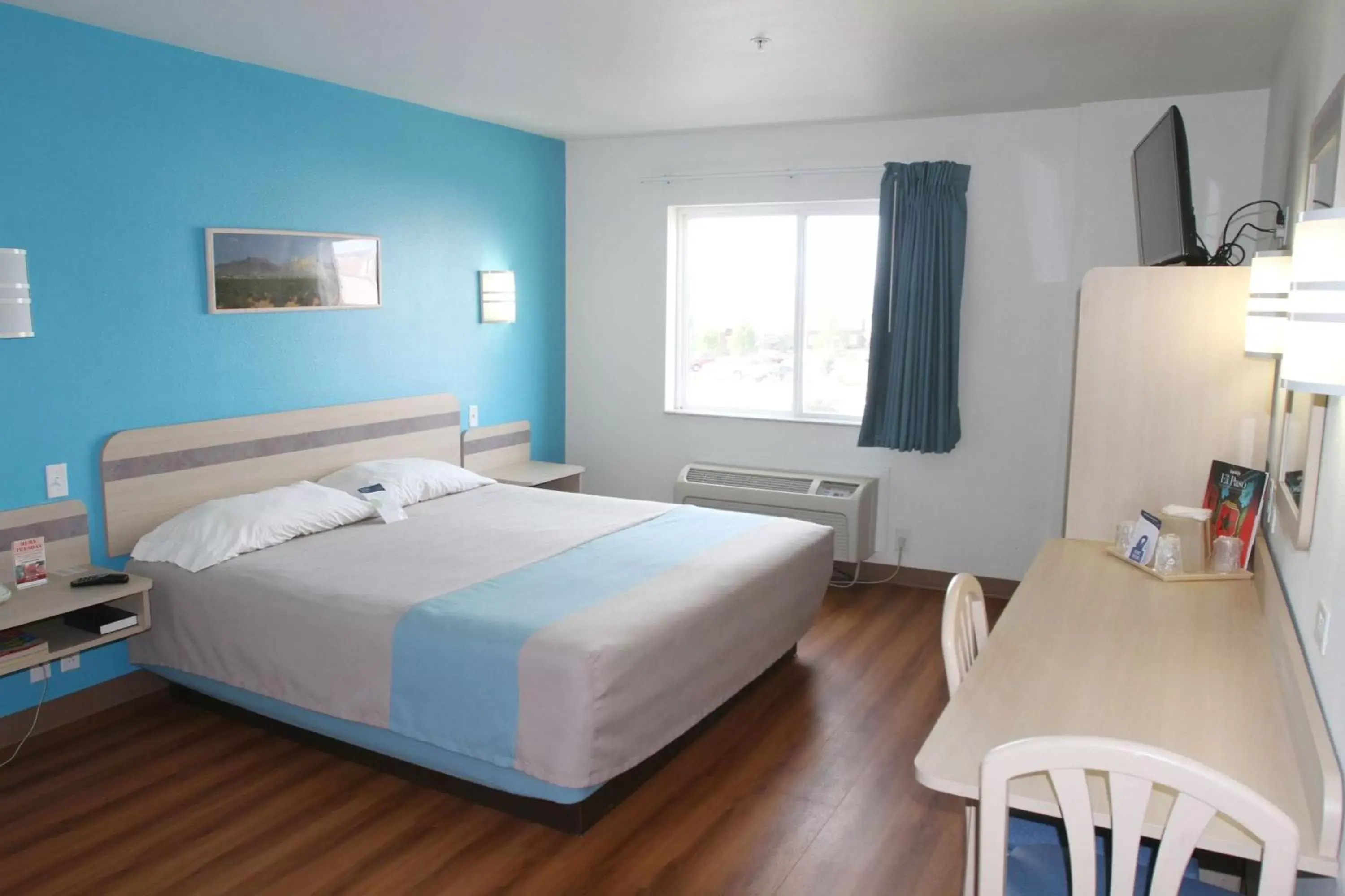 King Room - Disability Access - Non-Smoking in Motel 6-Las Cruces, NM - Telshor King Room - Disability Access - Non-Smoking in Motel 6-Las Cruces, NM - Telshor