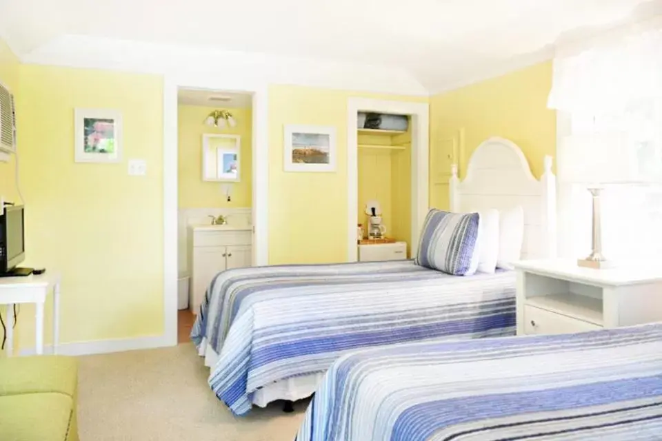 Standard Double or Twin Room in 2 River Road Inn Cottages Standard Double or Twin Room in 2 River Road Inn Cottages