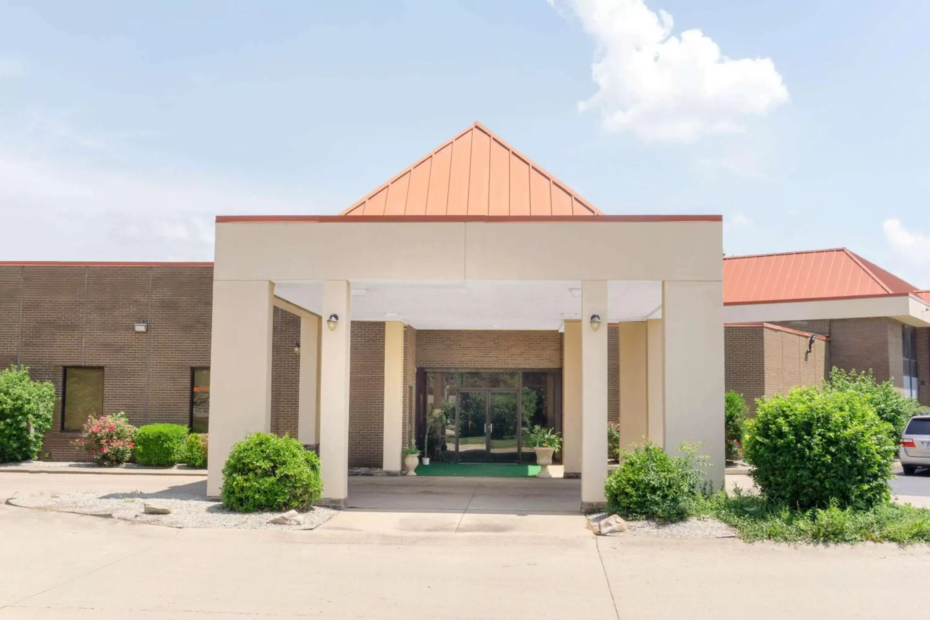 Super 8 by Wyndham Harrison OH Super 8 by Wyndham Harrison OH