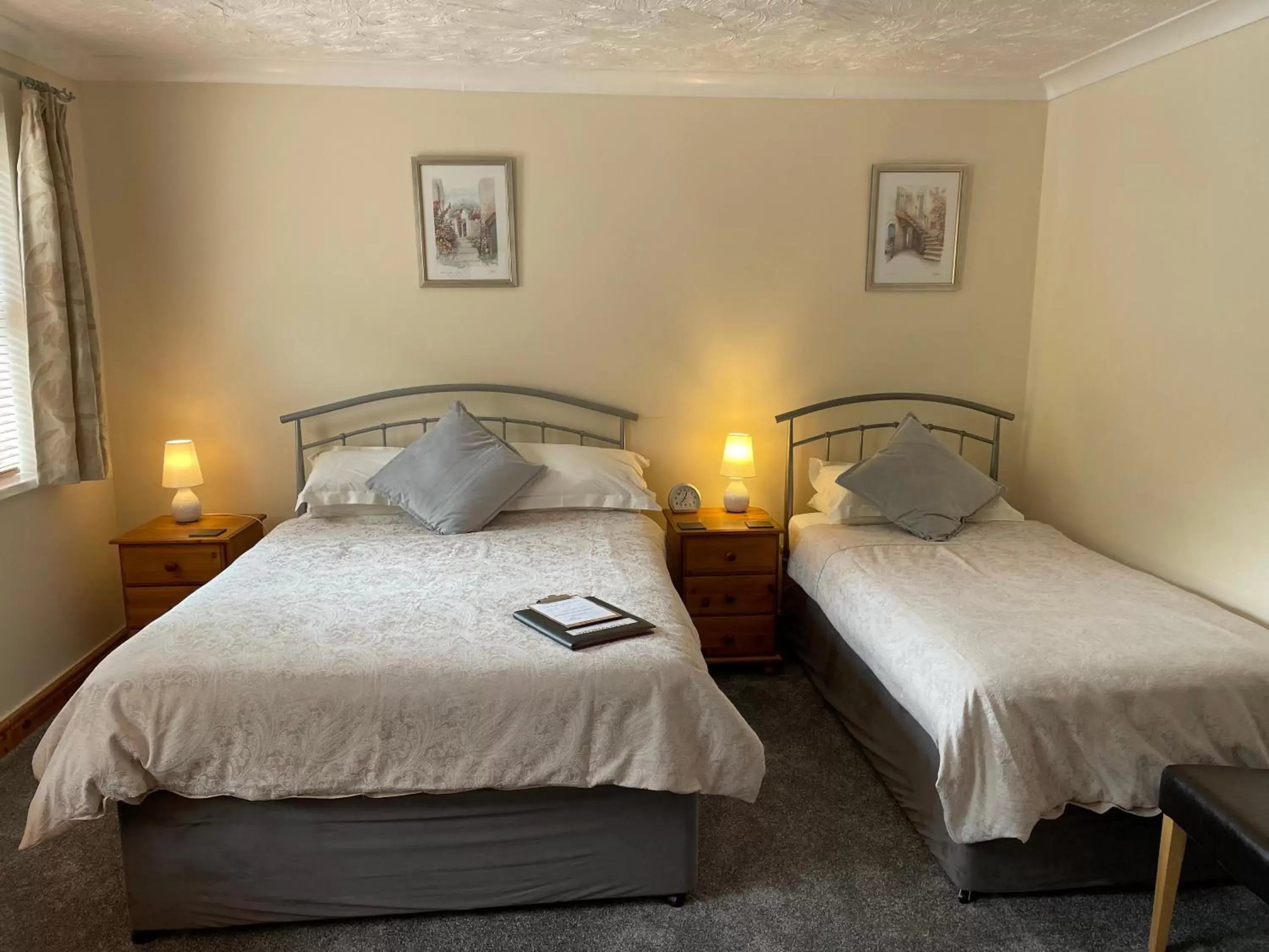 Double or Twin Room in Bron Menai Guest House Double or Twin Room in Bron Menai Guest House
