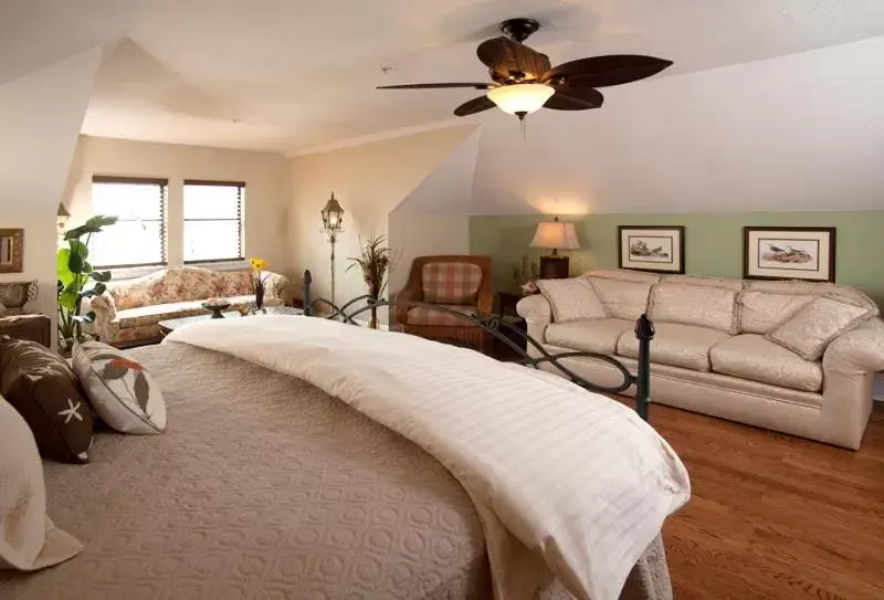 King Suite in Blue Heron Inn King Suite in Blue Heron Inn