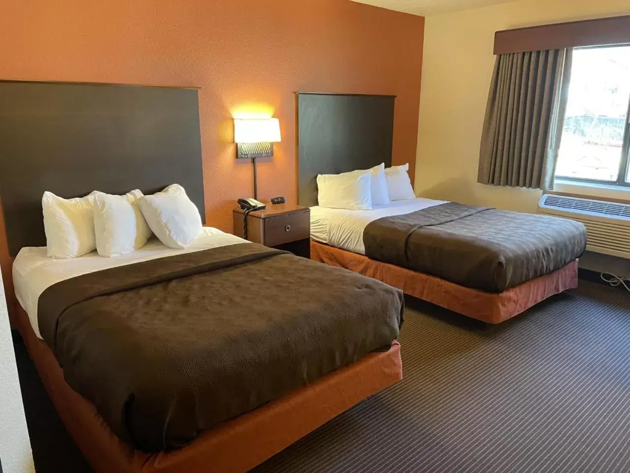 Deluxe Double Room - Mobility Access/Non-Smoking in AmericInn by Wyndham Minocqua Deluxe Double Room - Mobility Access/Non-Smoking in AmericInn by Wyndham Minocqua