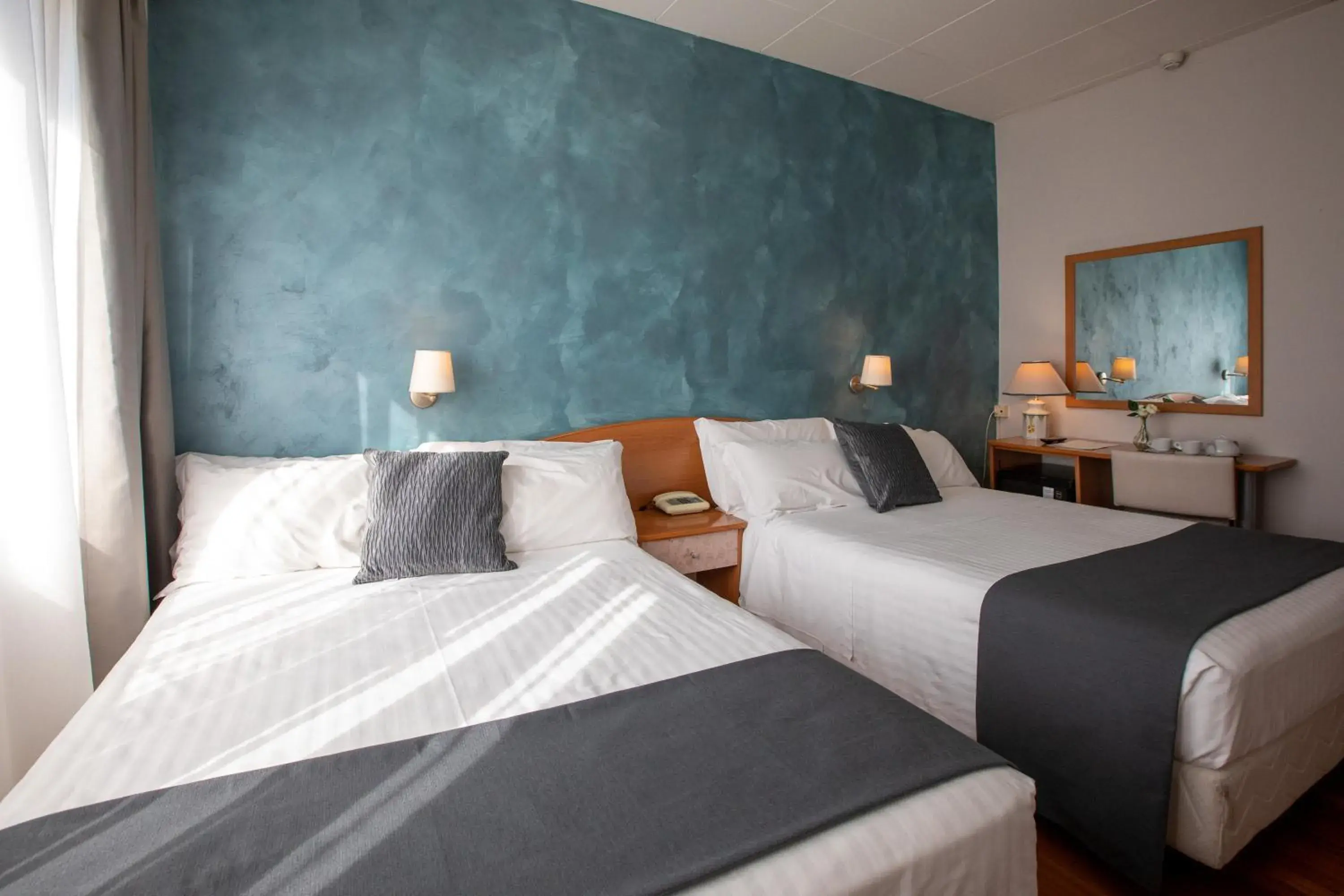 Superior Twin Room in Hotel Palace del Conero Superior Twin Room in Hotel Palace del Conero