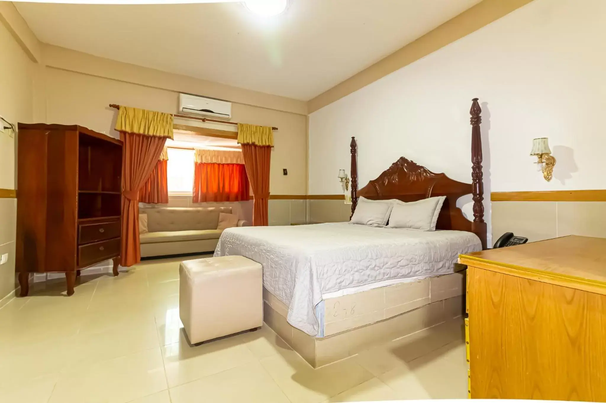 Junior Suite in Hotel La Casona Dorada Junior Suite in Hotel La Casona Dorada