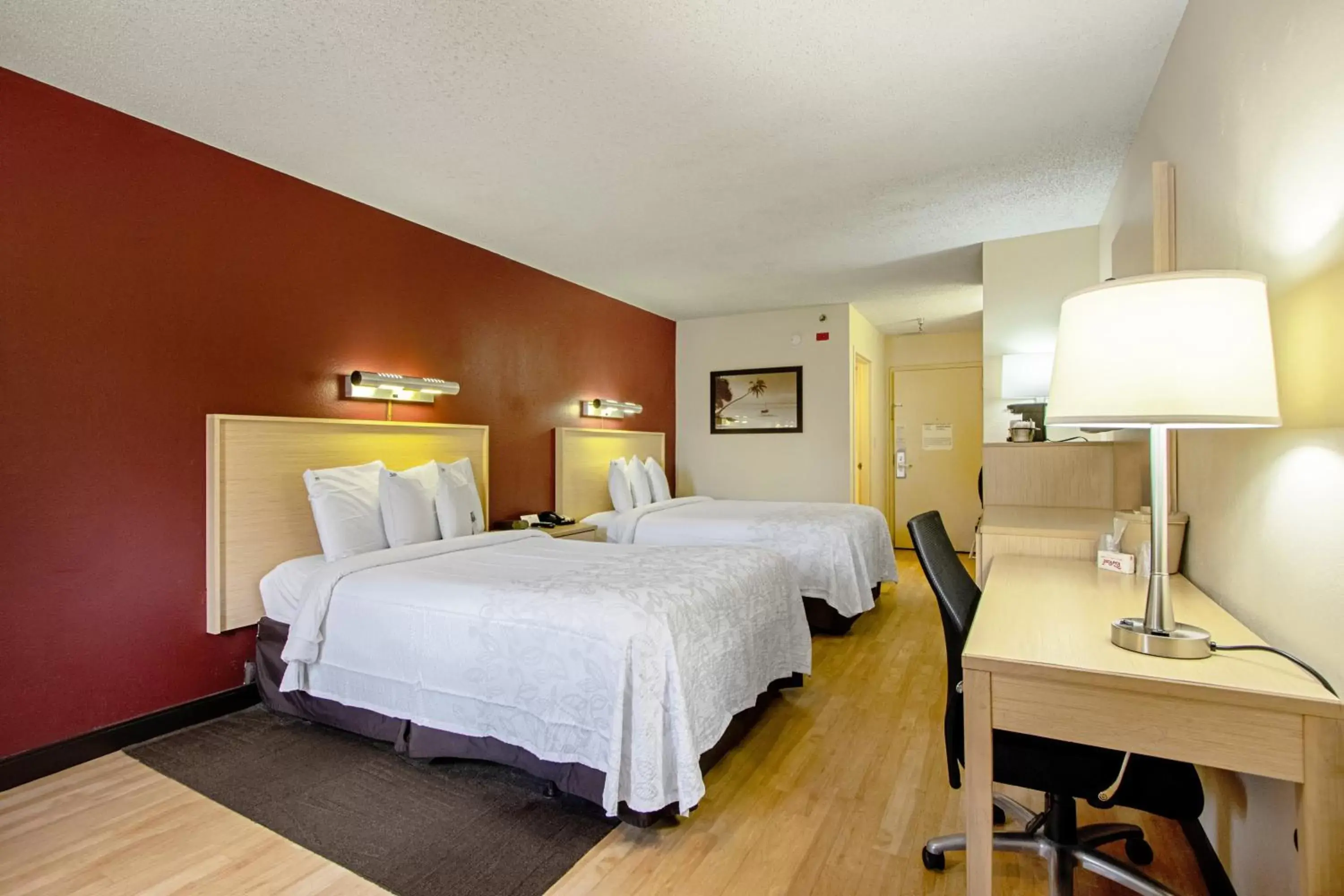 Deluxe Room with Two Double Beds Smoke Free in Red Roof Inn PLUS+ West Palm Beach Deluxe Room with Two Double Beds Smoke Free in Red Roof Inn PLUS+ West Palm Beach