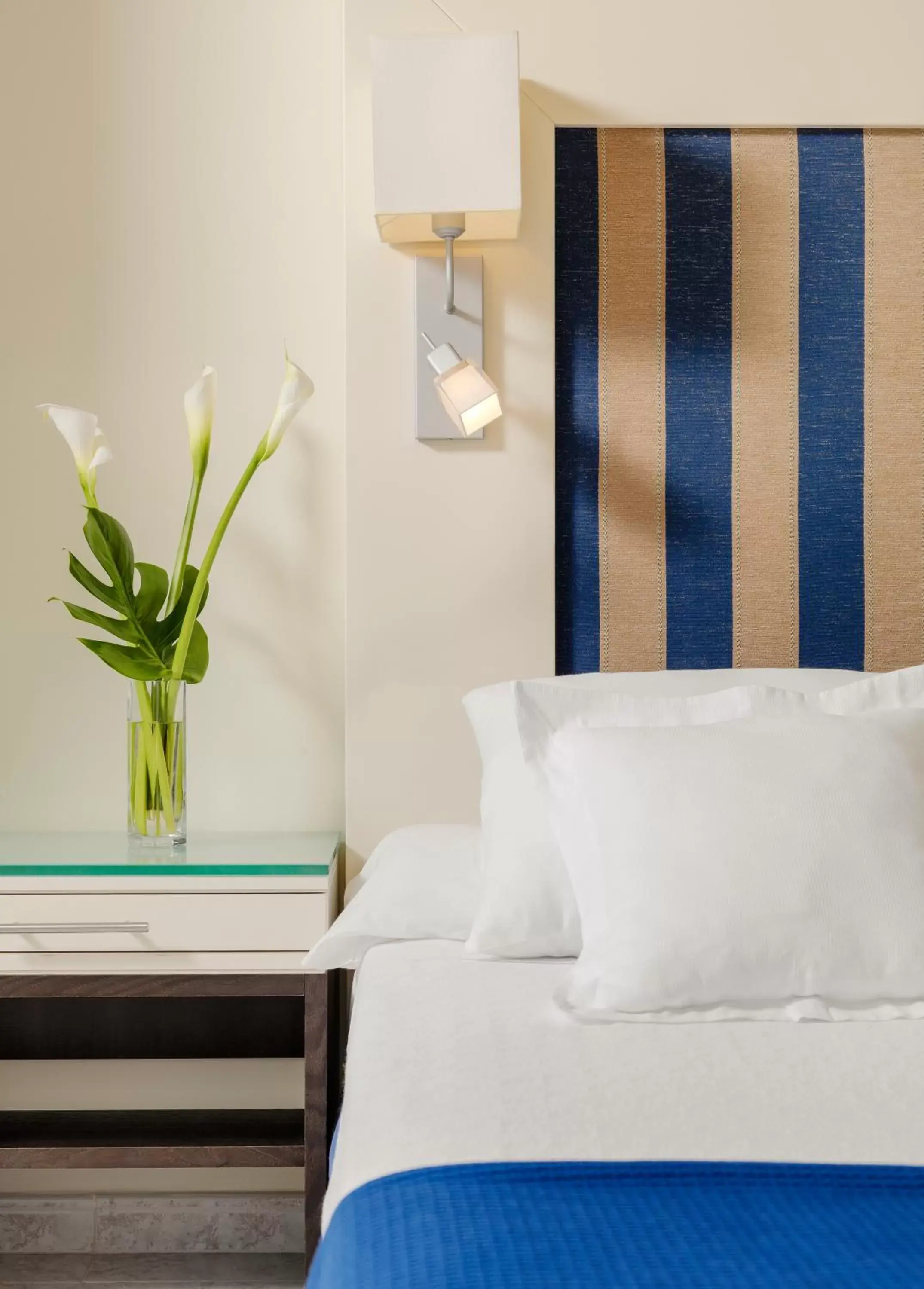 Double or Twin Room (1 Adult) in H10 Las Palmeras Double or Twin Room (1 Adult) in H10 Las Palmeras