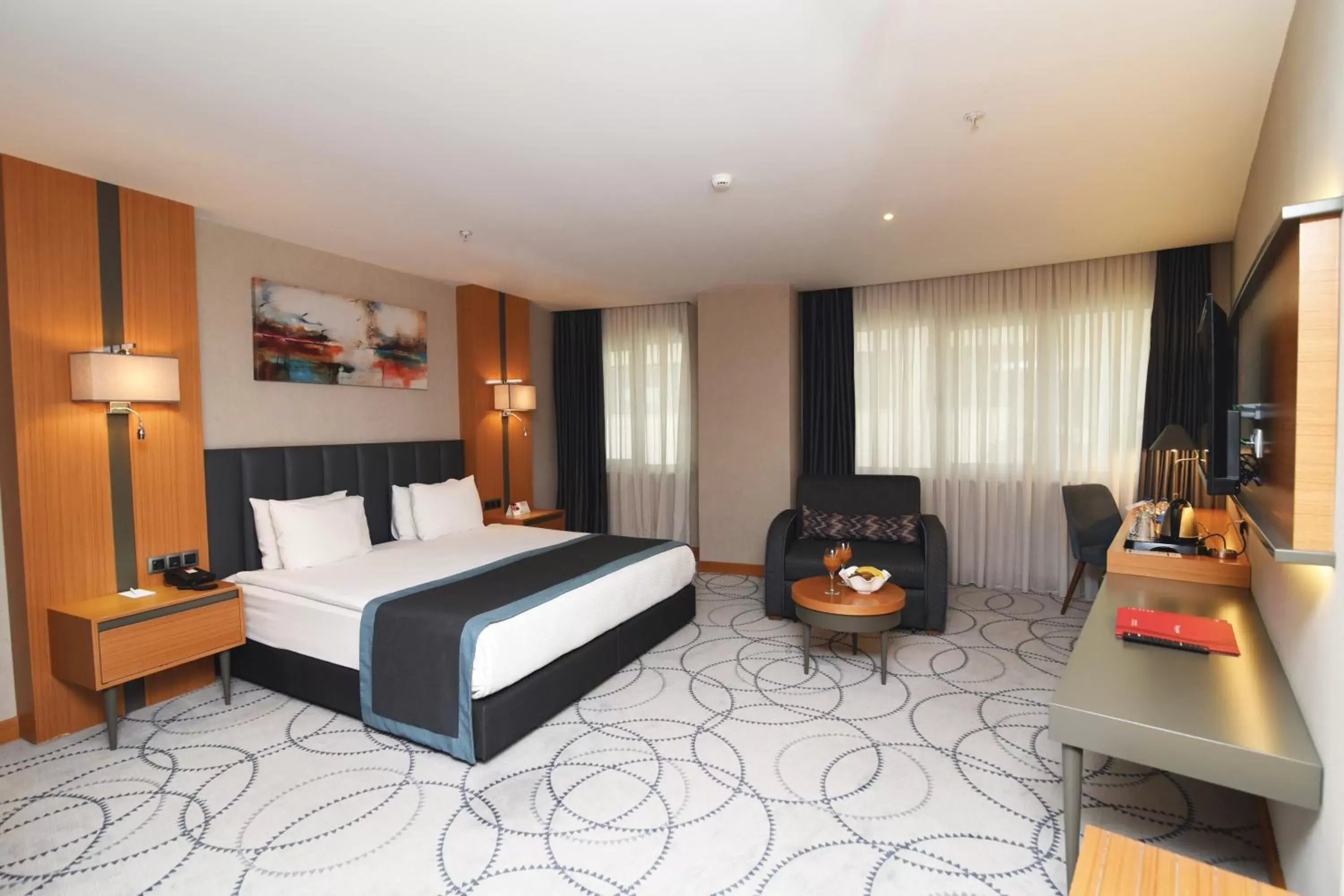 King Room - single occupancy - Mobility Access/Non-Smoking in Ramada By Wyndham Nilufer Bursa King Room - single occupancy - Mobility Access/Non-Smoking in Ramada By Wyndham Nilufer Bursa