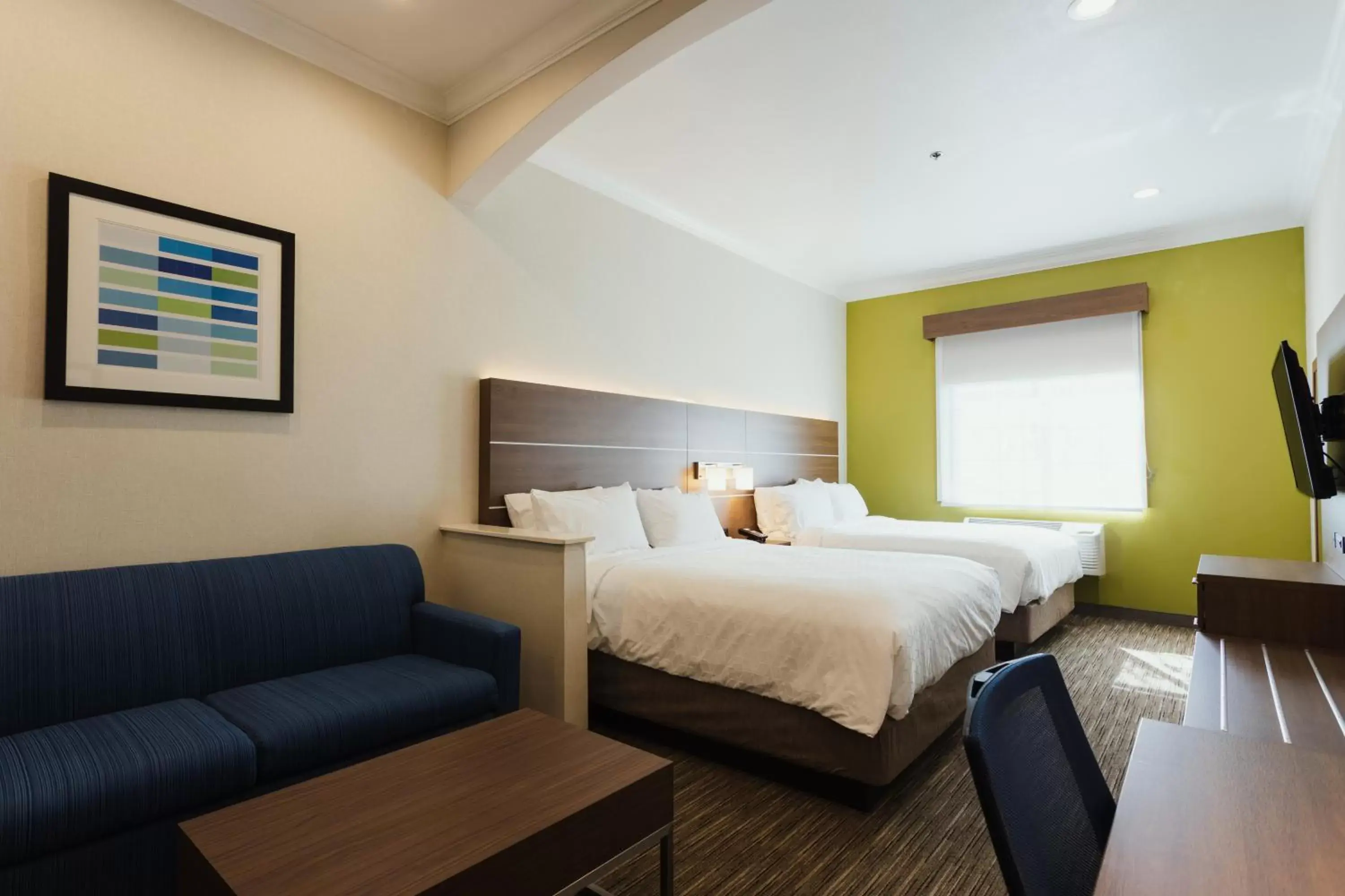 Suite with Two Queen Beds in Holiday Inn Express Davis-University Area by IHG Suite with Two Queen Beds in Holiday Inn Express Davis-University Area by IHG