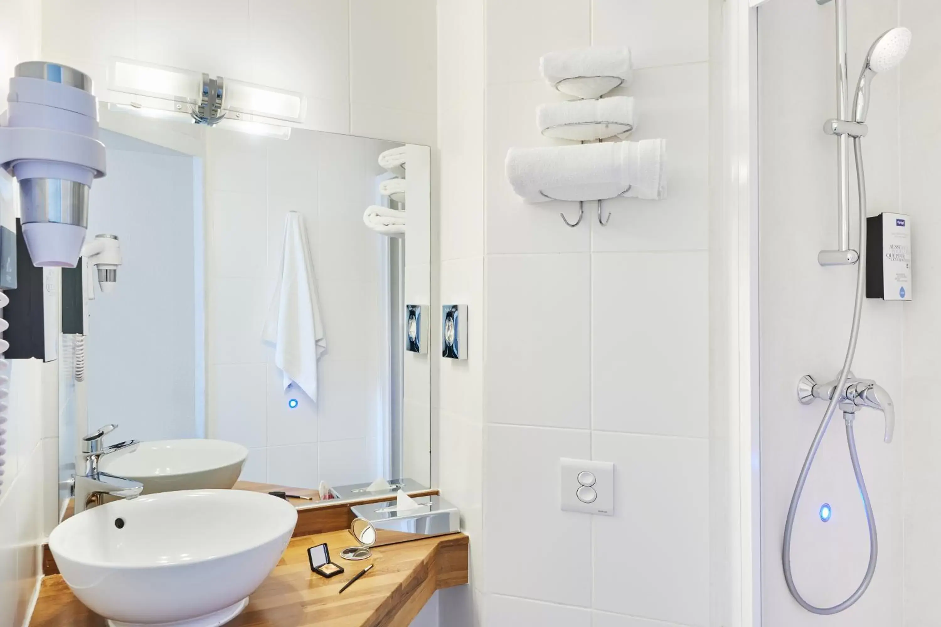 1 Double Bed in Kyriad Lille - Mons en Baroeul 1 Double Bed in Kyriad Lille - Mons en Baroeul