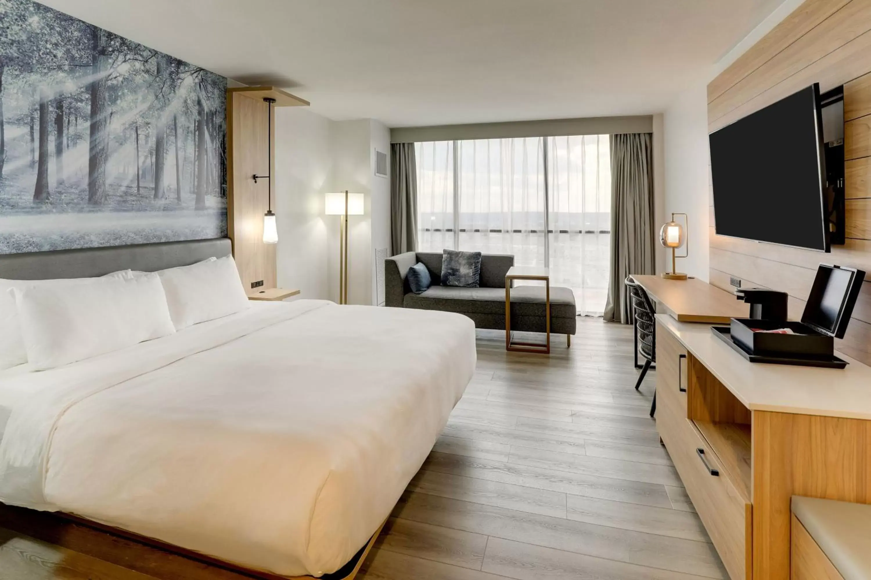 King Guest Room - Concierge Level in Mobile Marriott King Guest Room - Concierge Level in Mobile Marriott