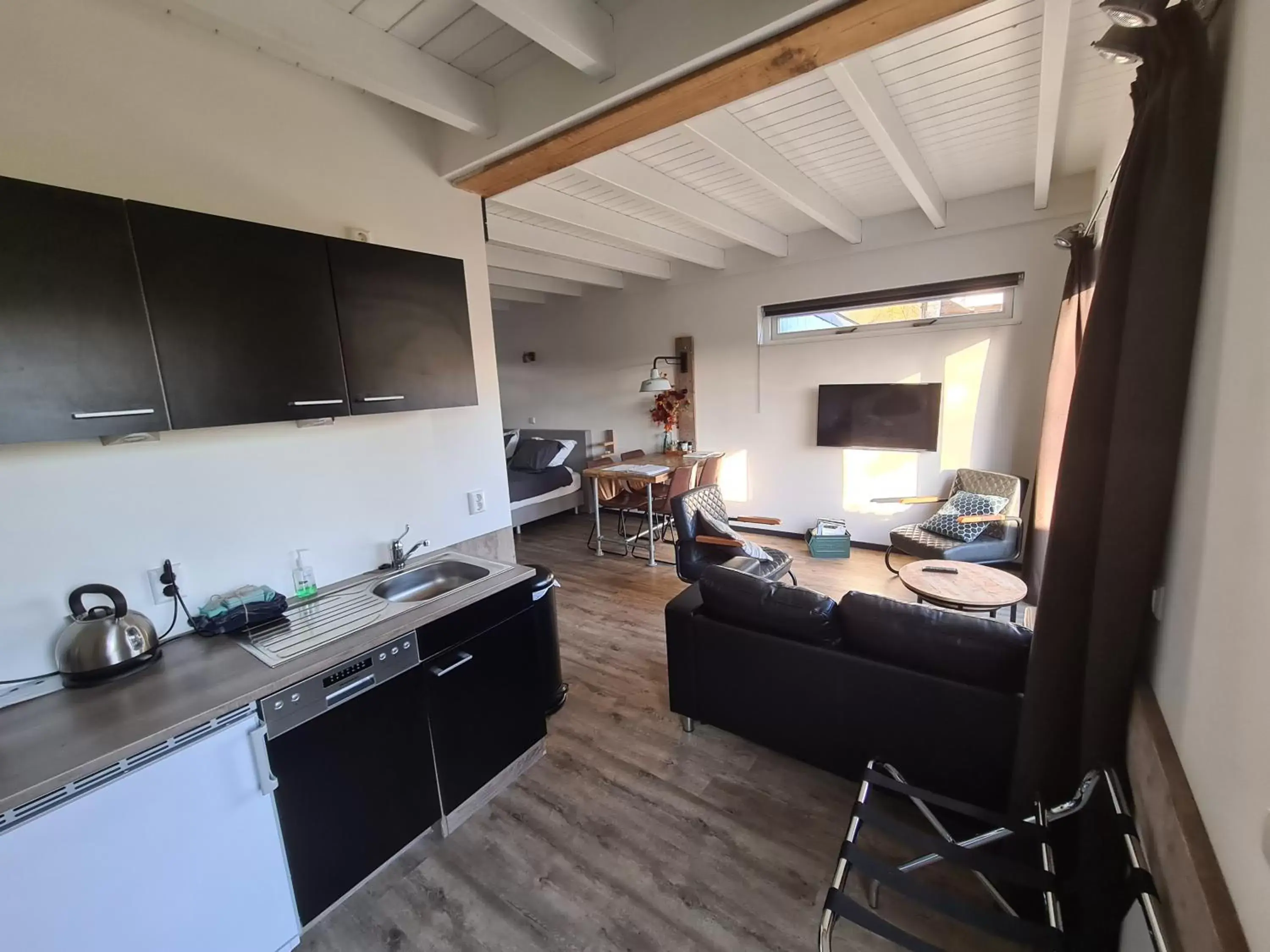 Two-Bedroom Apartment in Bed & Breakfast "Aan de Bagijnstraat". Two-Bedroom Apartment in Bed & Breakfast "Aan de Bagijnstraat".