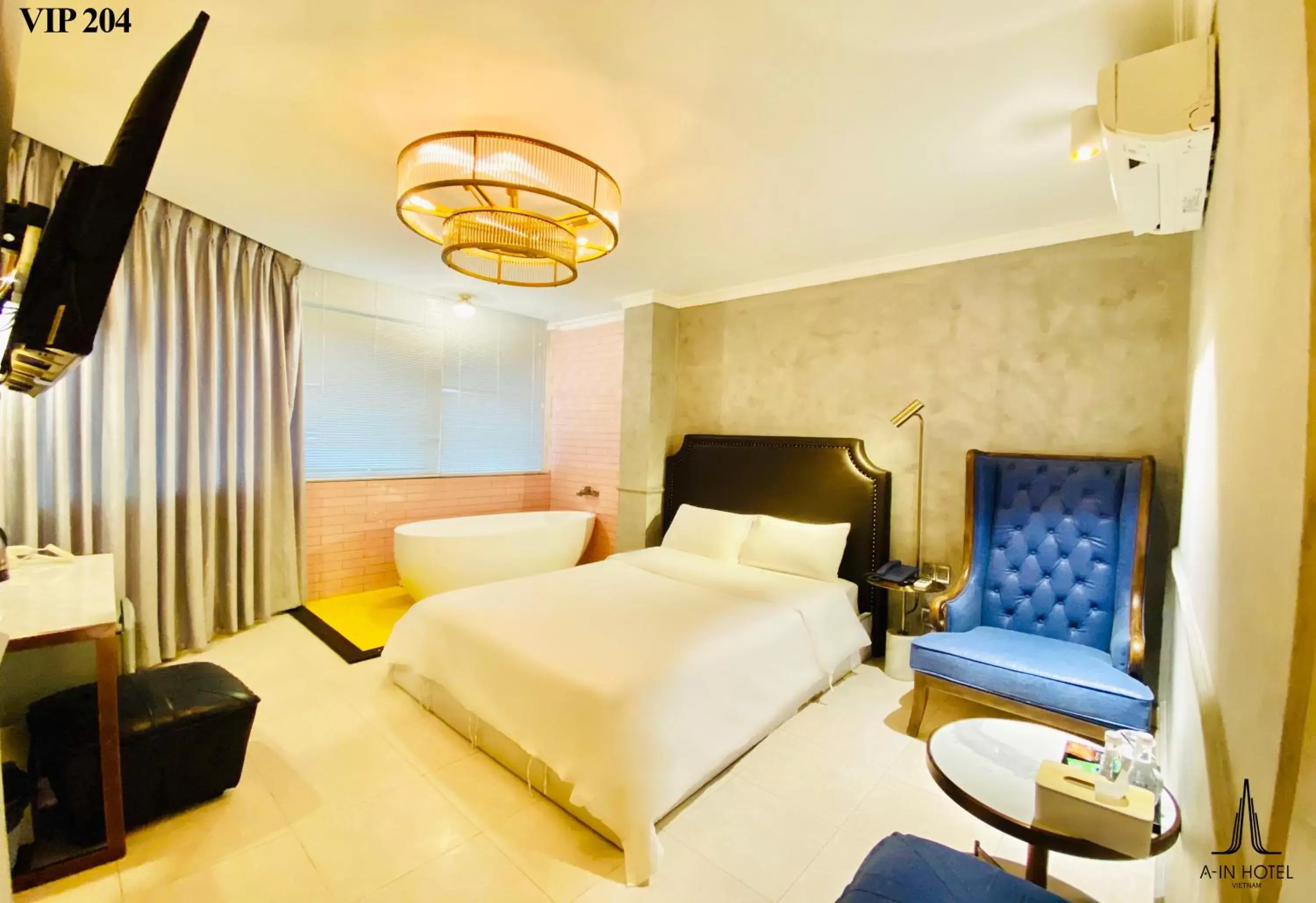 A In Hotel Del Luna A In Hotel Del Luna