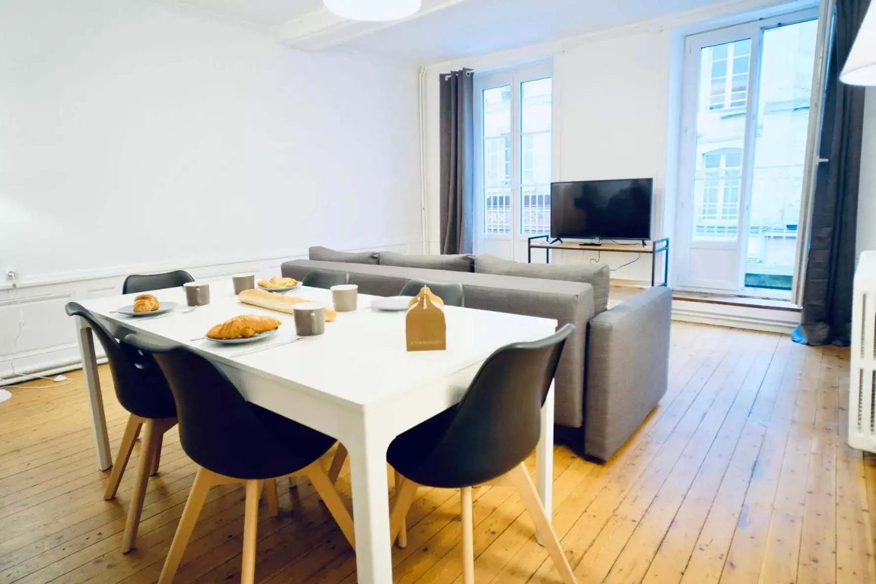 Apartment with Balcony in City Affaire : Bayeux Omaha Apartment with Balcony in City Affaire : Bayeux Omaha