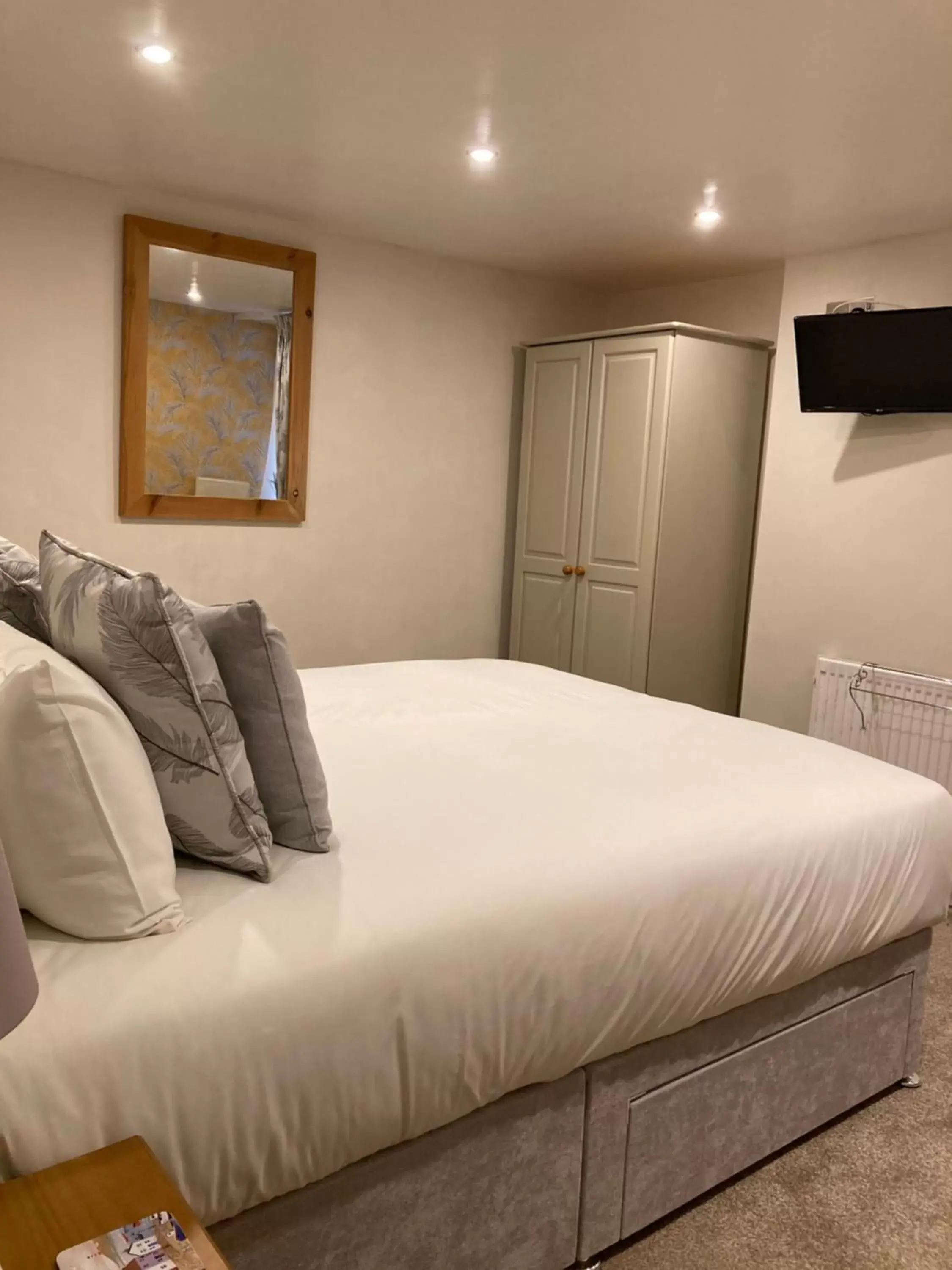 King Room in The Wentworth Guest House King Room in The Wentworth Guest House