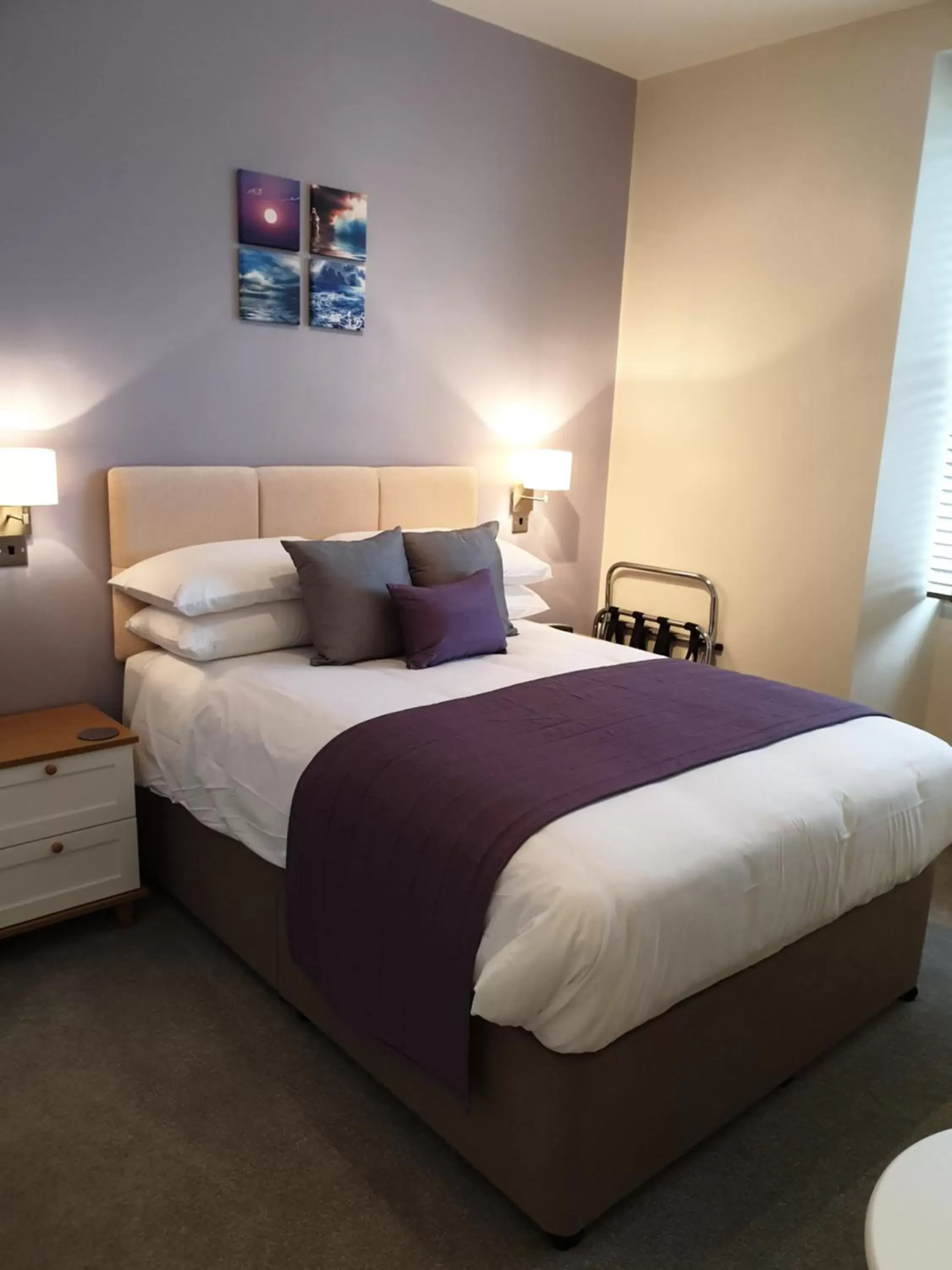 Deluxe Double Room in Compston House B & B Deluxe Double Room in Compston House B & B