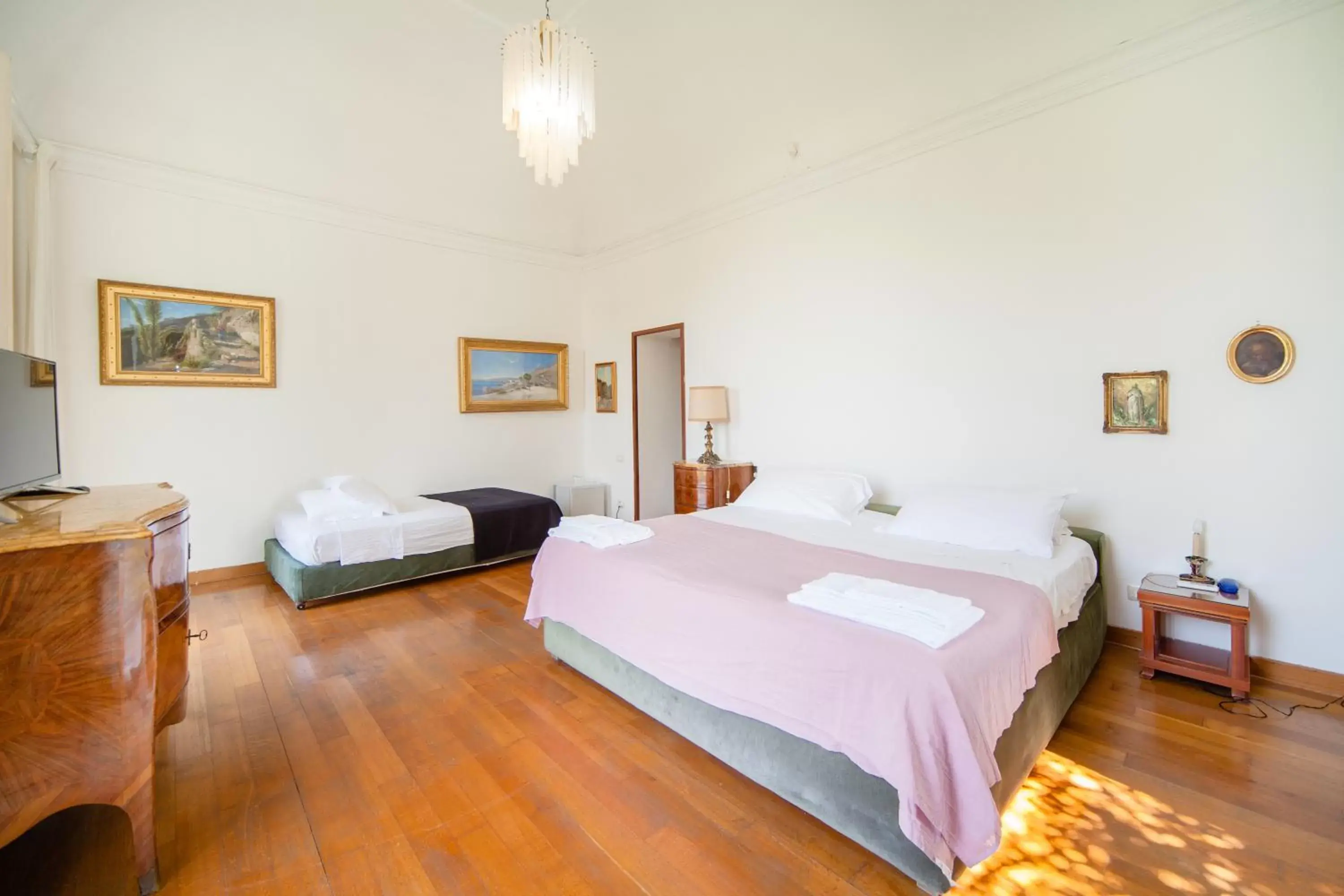 Deluxe Triple Room with Sea View in B&B Casina de Goyzueta Deluxe Triple Room with Sea View in B&B Casina de Goyzueta