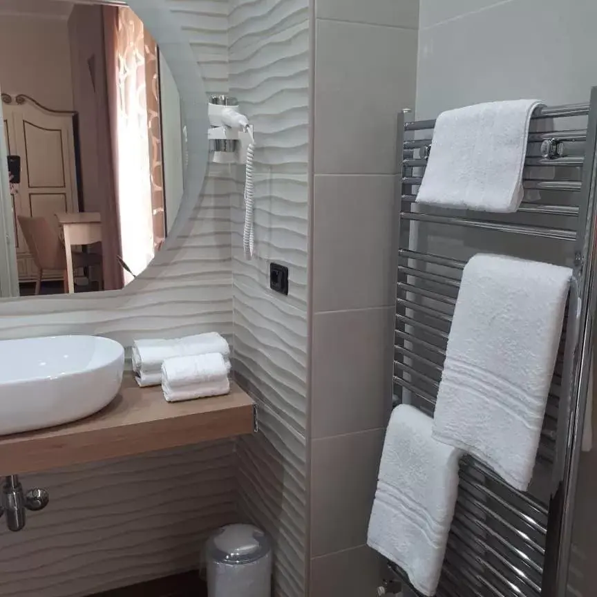 Deluxe Double or Twin Room with Balcony in Casale degli Ulivi Deluxe Double or Twin Room with Balcony in Casale degli Ulivi