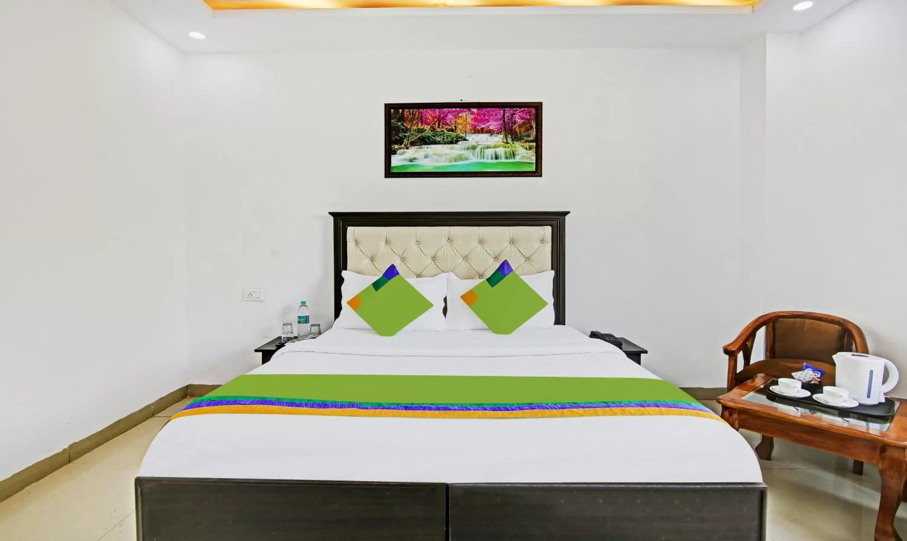 Standard Double Room in Treebo Trend Royal Empire Standard Double Room in Treebo Trend Royal Empire