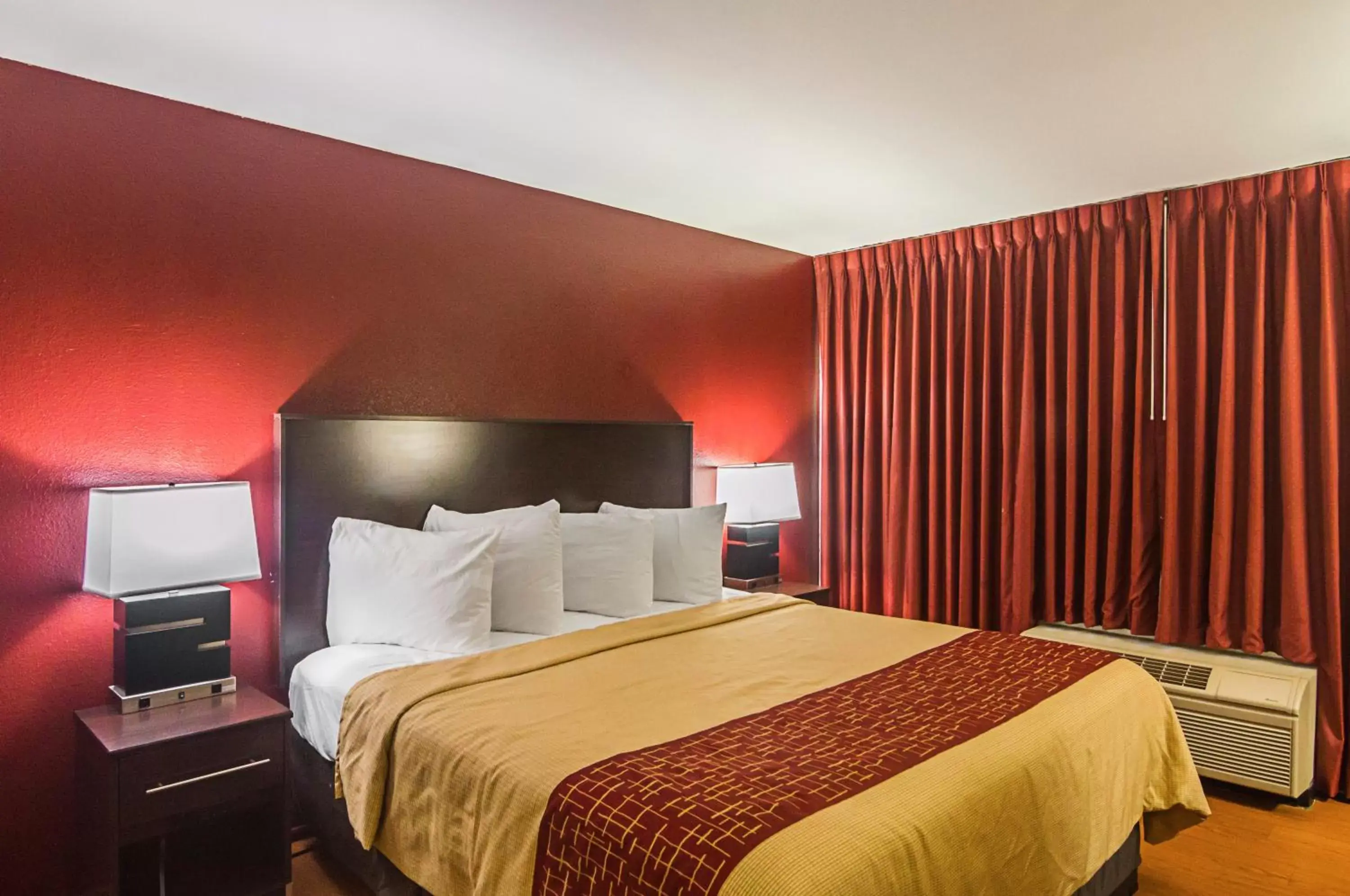 Suite King Bed - Non-Smoking in Red Roof Inn Lubbock Suite King Bed - Non-Smoking in Red Roof Inn Lubbock