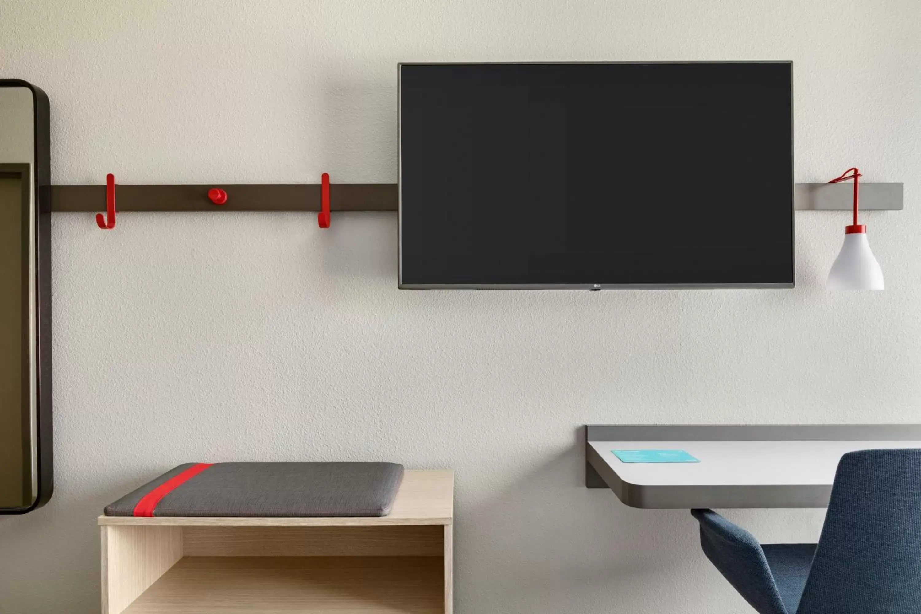 King Room with Mobility Accessible Roll-In Shower - Non-Smoking in avid hotel Wenatchee by IHG King Room with Mobility Accessible Roll-In Shower - Non-Smoking in avid hotel Wenatchee by IHG