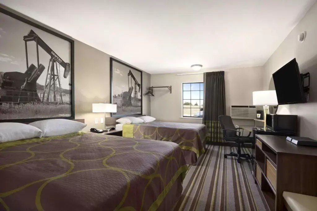 Queen Room with Two Queen Beds - Non-Smoking in Super 8 by Wyndham Ardmore Queen Room with Two Queen Beds - Non-Smoking in Super 8 by Wyndham Ardmore