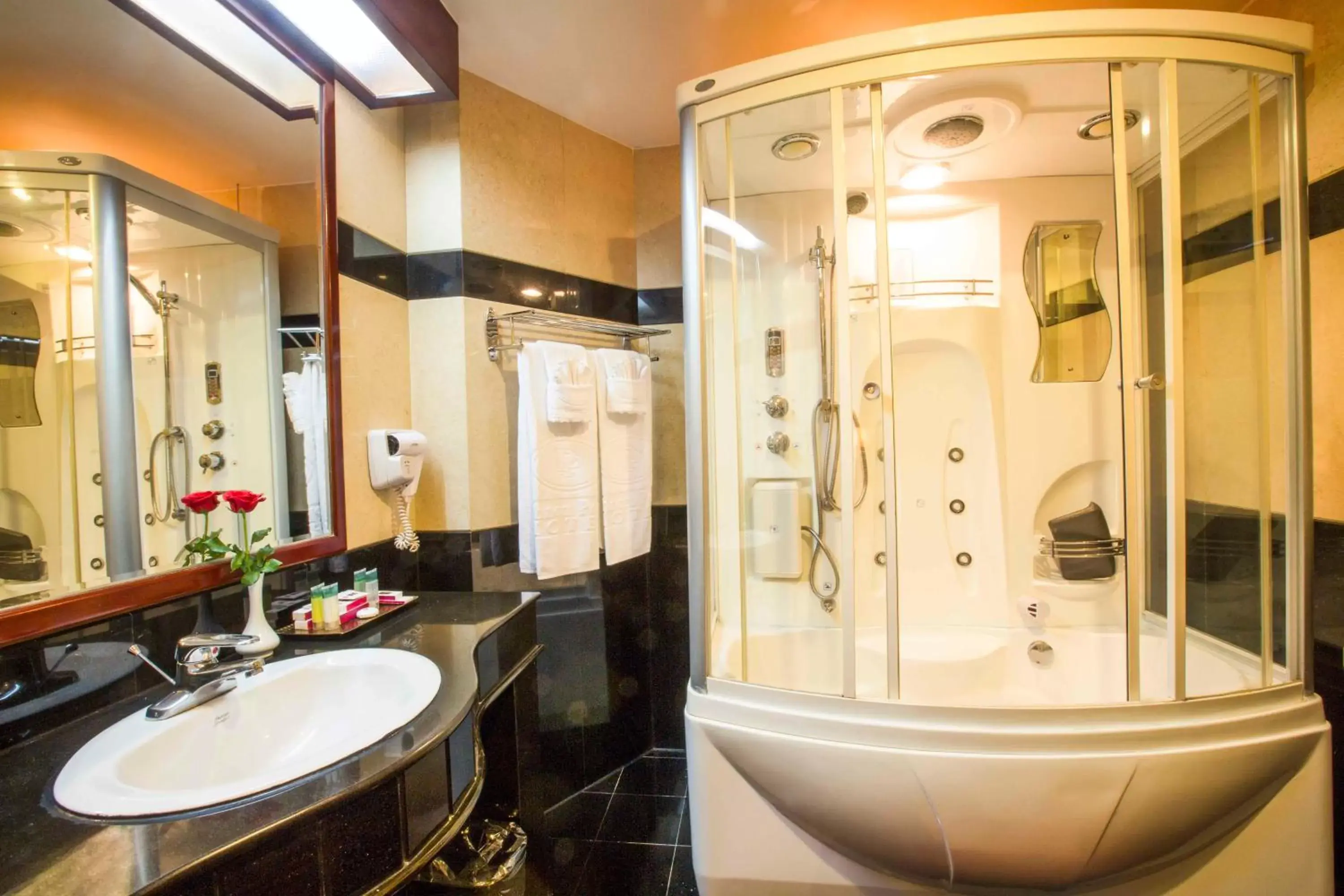 Deluxe Twin Room in Phnom Penh Hotel Deluxe Twin Room in Phnom Penh Hotel