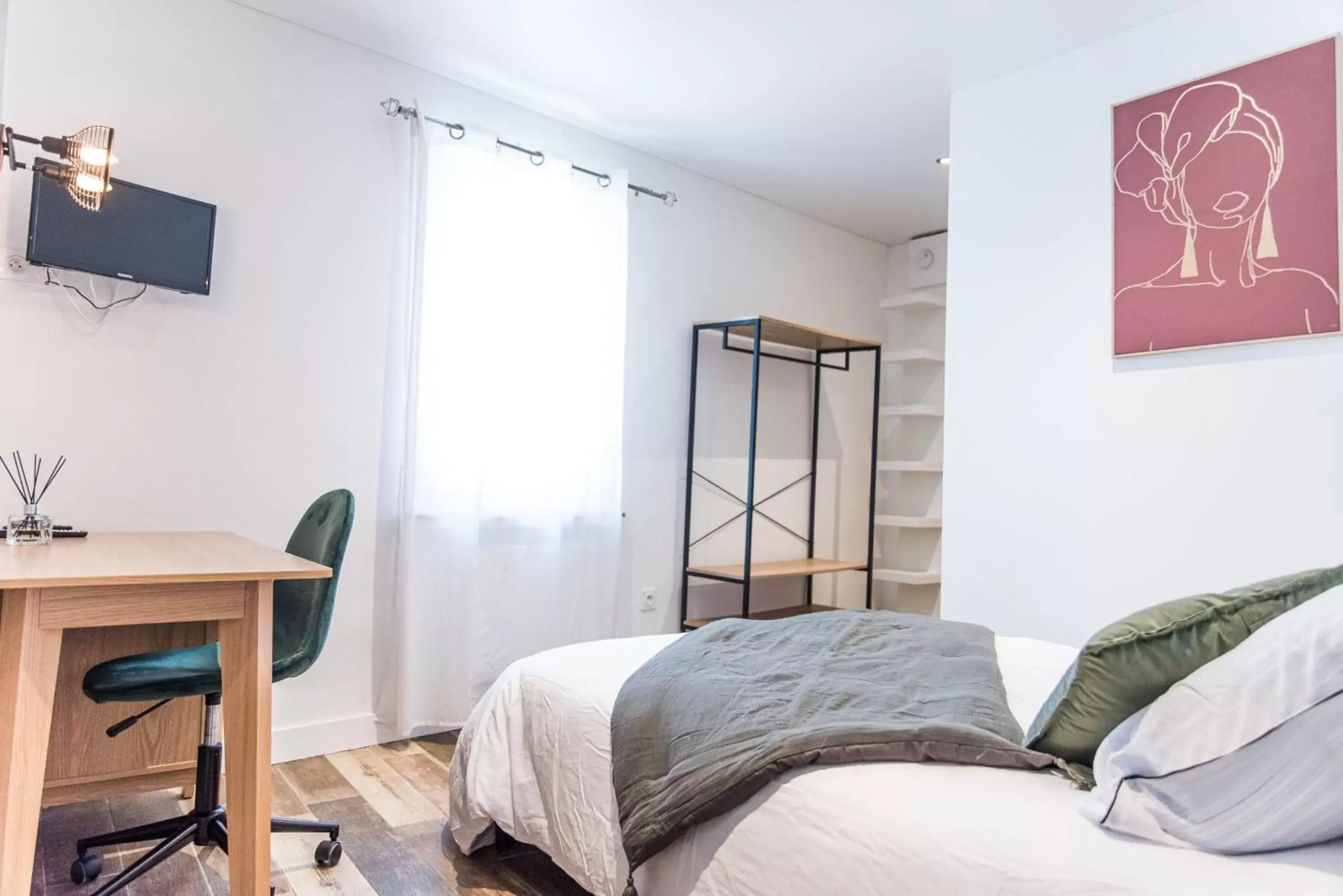 Small Double Room in **Auberge de l'Aude** Small Double Room in **Auberge de l'Aude**