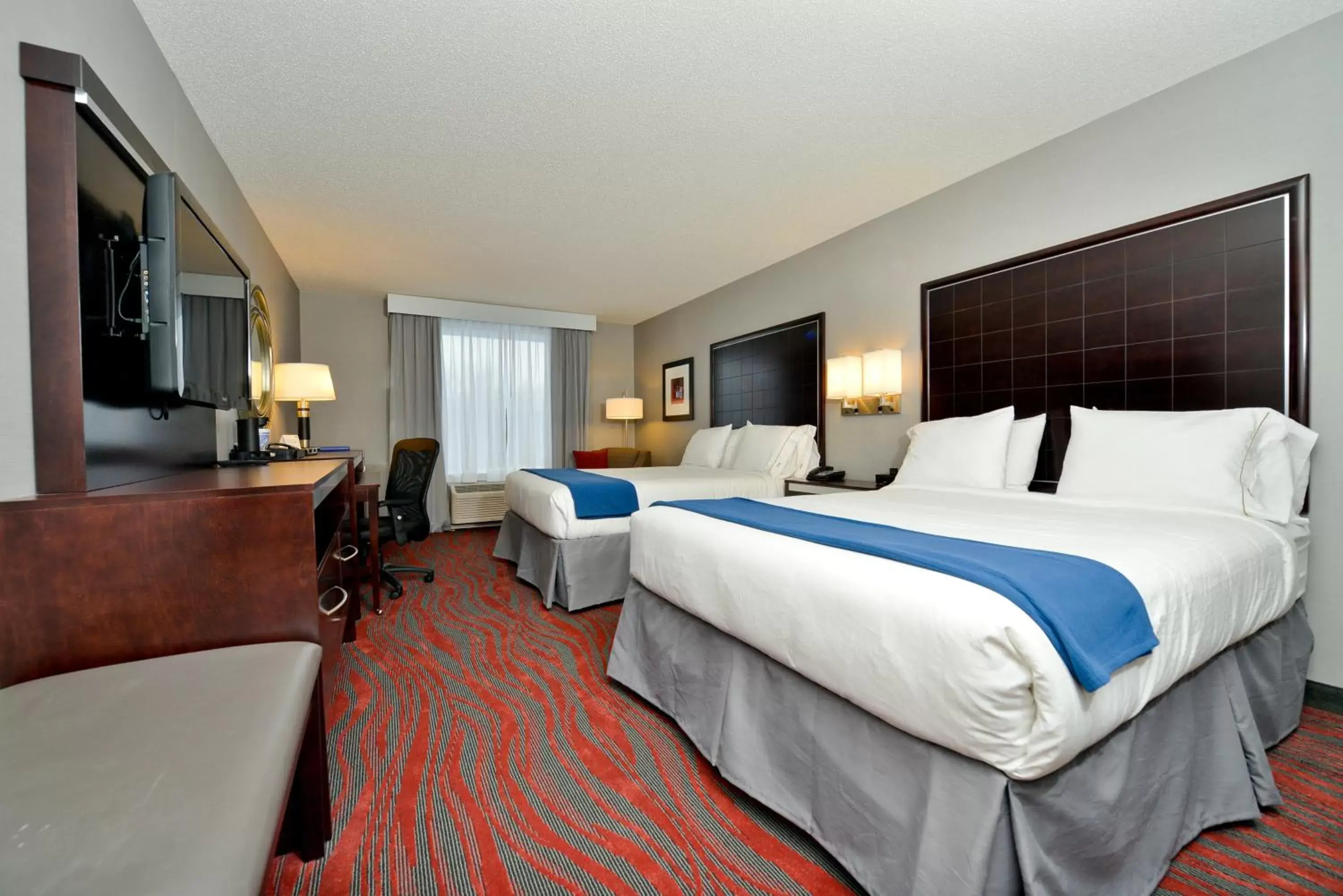 Queen Room with Two Queen Beds with Bath Tub - Disability Access/Non-Smoking in Holiday Inn Express Canandaigua, an IHG Hotel Queen Room with Two Queen Beds with Bath Tub - Disability Access/Non-Smoking in Holiday Inn Express Canandaigua, an IHG Hotel