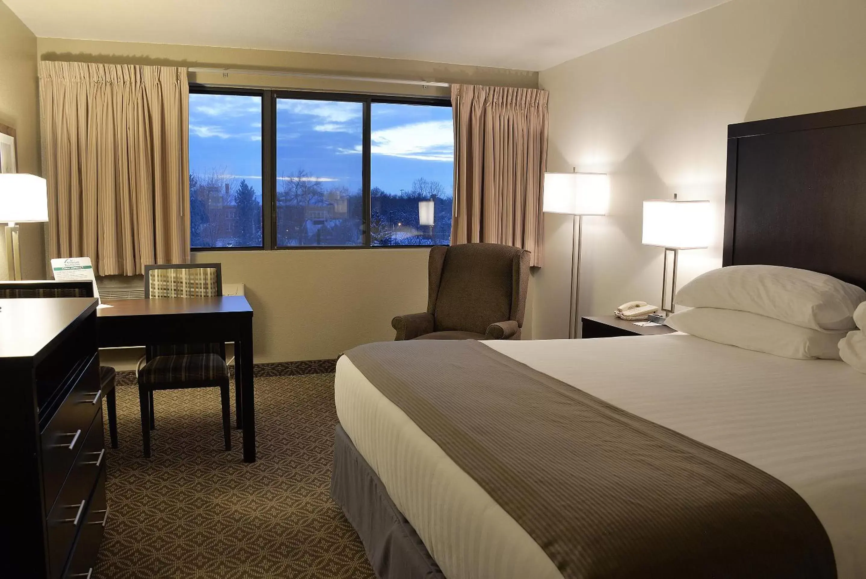 Superior King Room in Riversage Billings Inn Superior King Room in Riversage Billings Inn