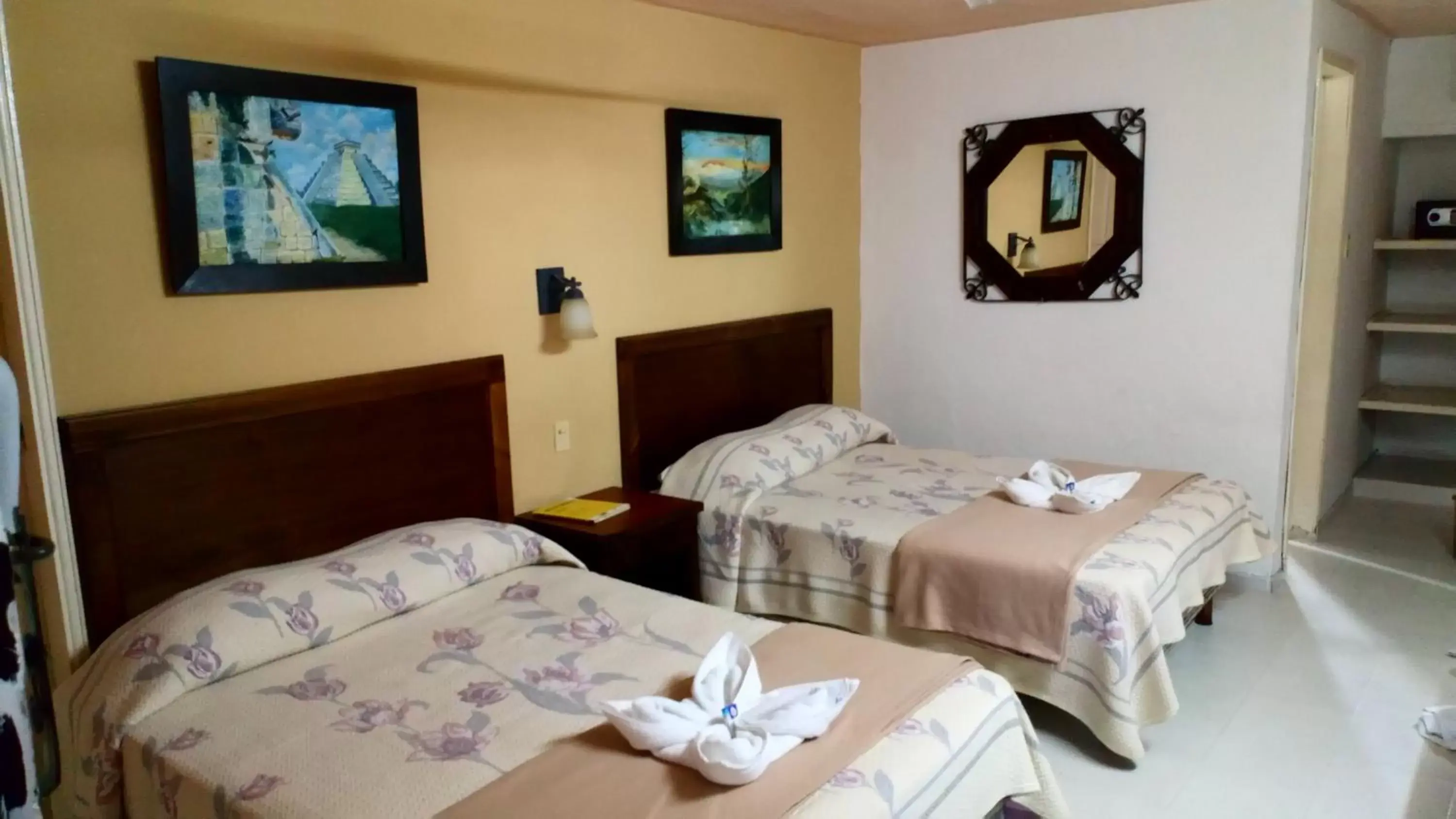 Standard Twin Room in Hotel San Clemente Standard Twin Room in Hotel San Clemente