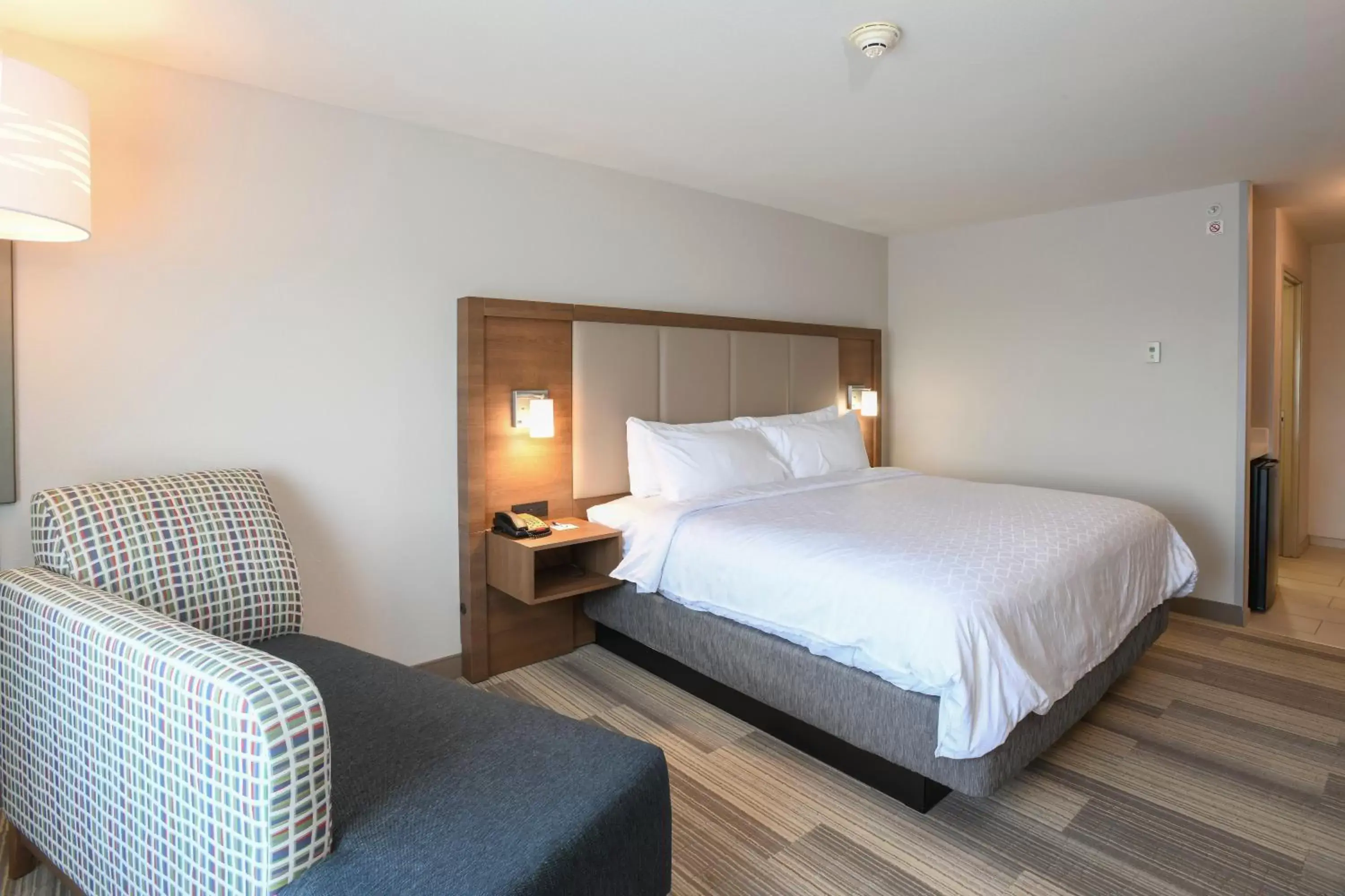 Standard Room in Holiday Inn Express Hotel & Suites Richwood - Cincinnati South by IHG Standard Room in Holiday Inn Express Hotel & Suites Richwood - Cincinnati South by IHG