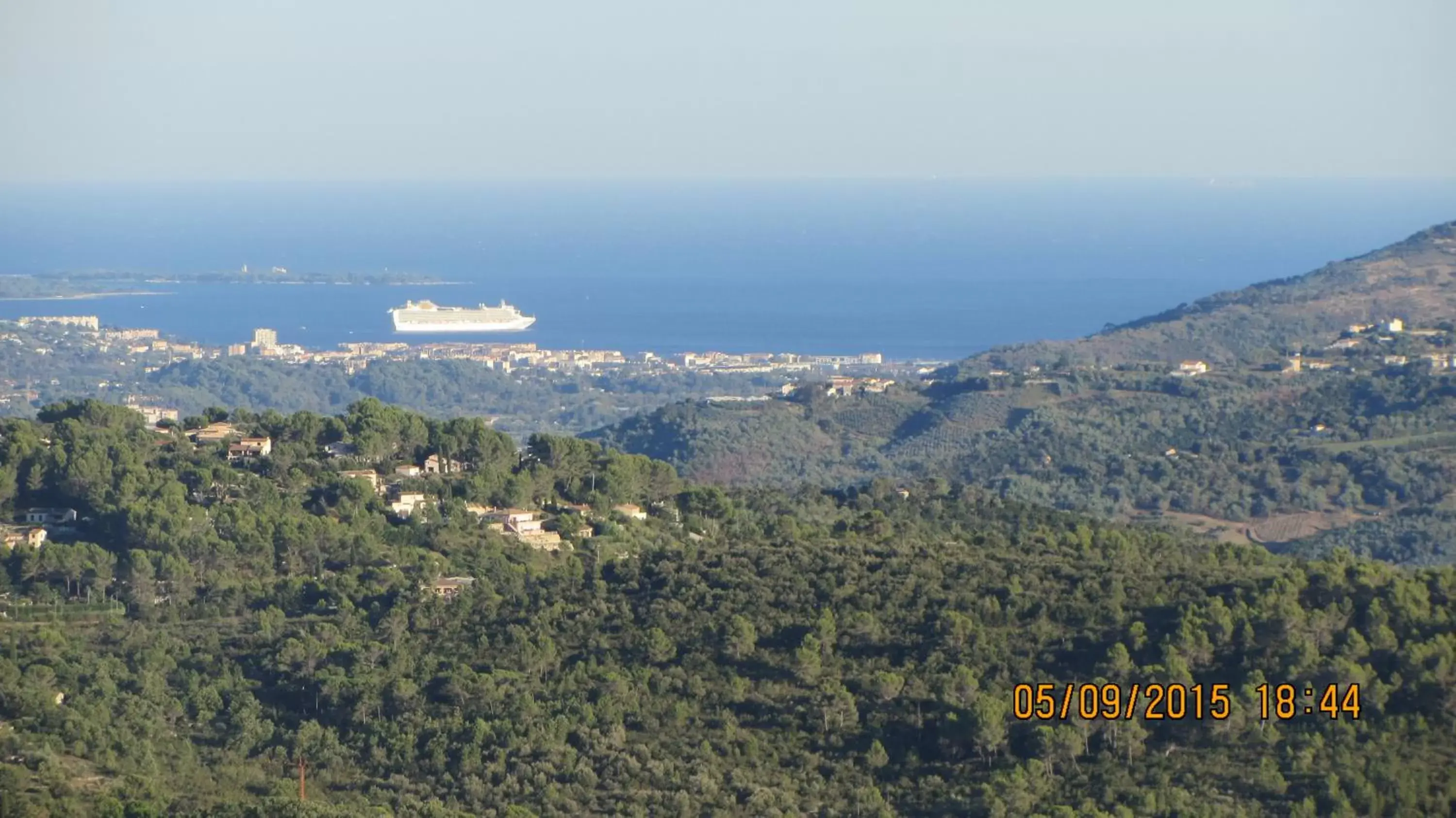 Double Room in villa des oliviers Double Room in villa des oliviers