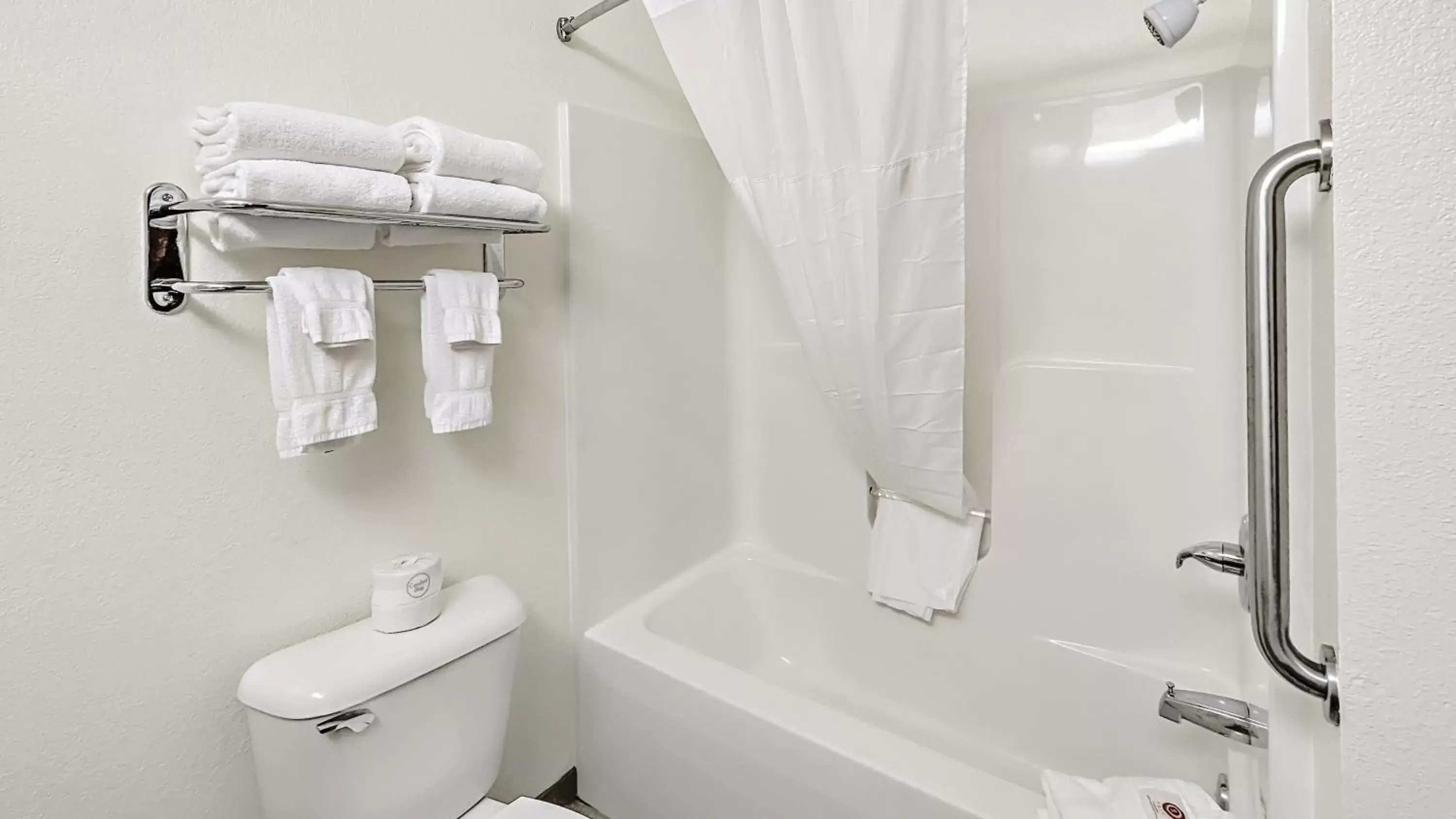 Queen Room Suite with Two Queen Beds in Estherville Hotel & Suites Queen Room Suite with Two Queen Beds in Estherville Hotel & Suites