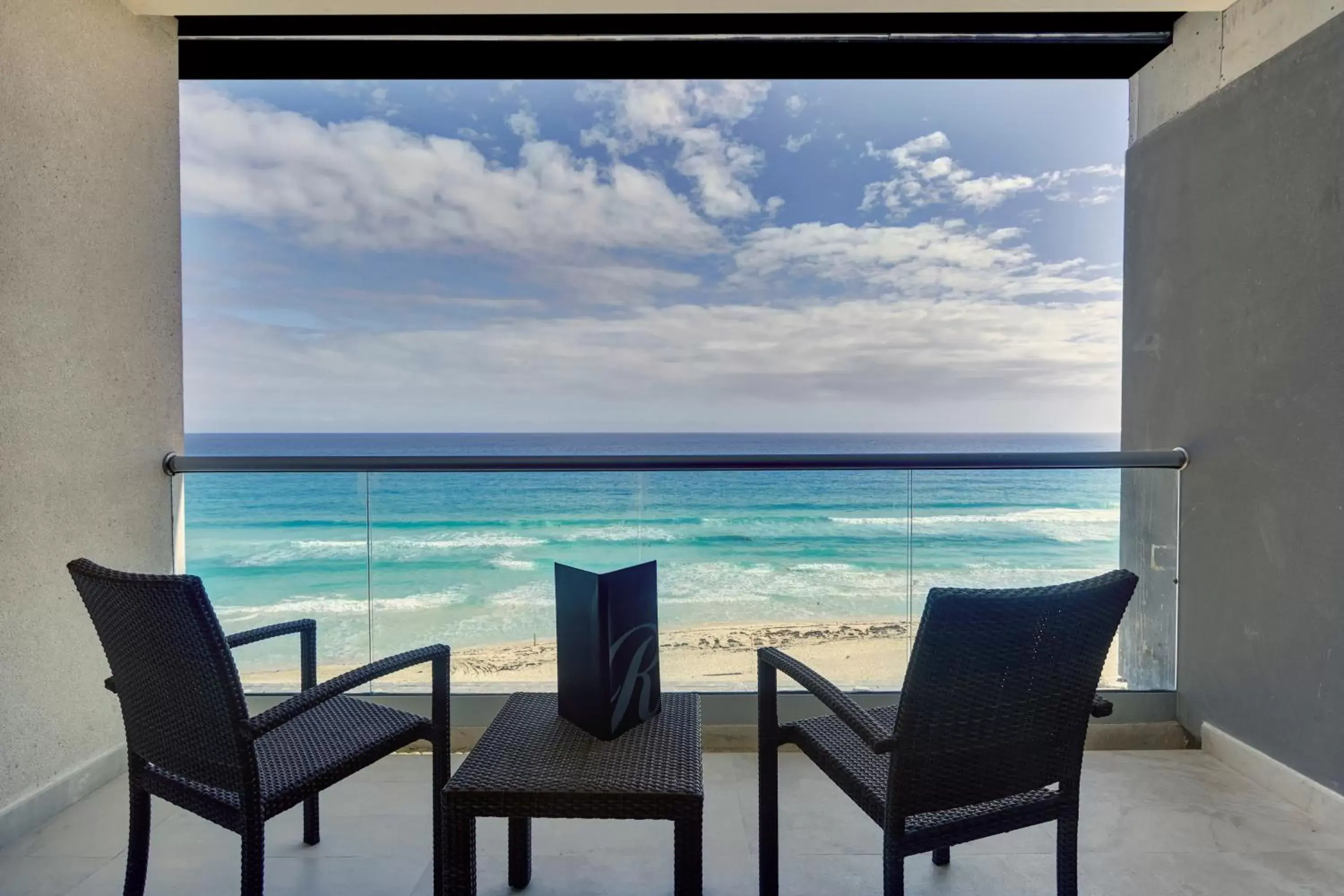Luxury Junior Suite Ocean Front - single occupancy in Royalton CHIC Cancun, An Autograph Collection All-Inclusive Resort - Adults Only Luxury Junior Suite Ocean Front - single occupancy in Royalton CHIC Cancun, An Autograph Collection All-Inclusive Resort - Adults Only