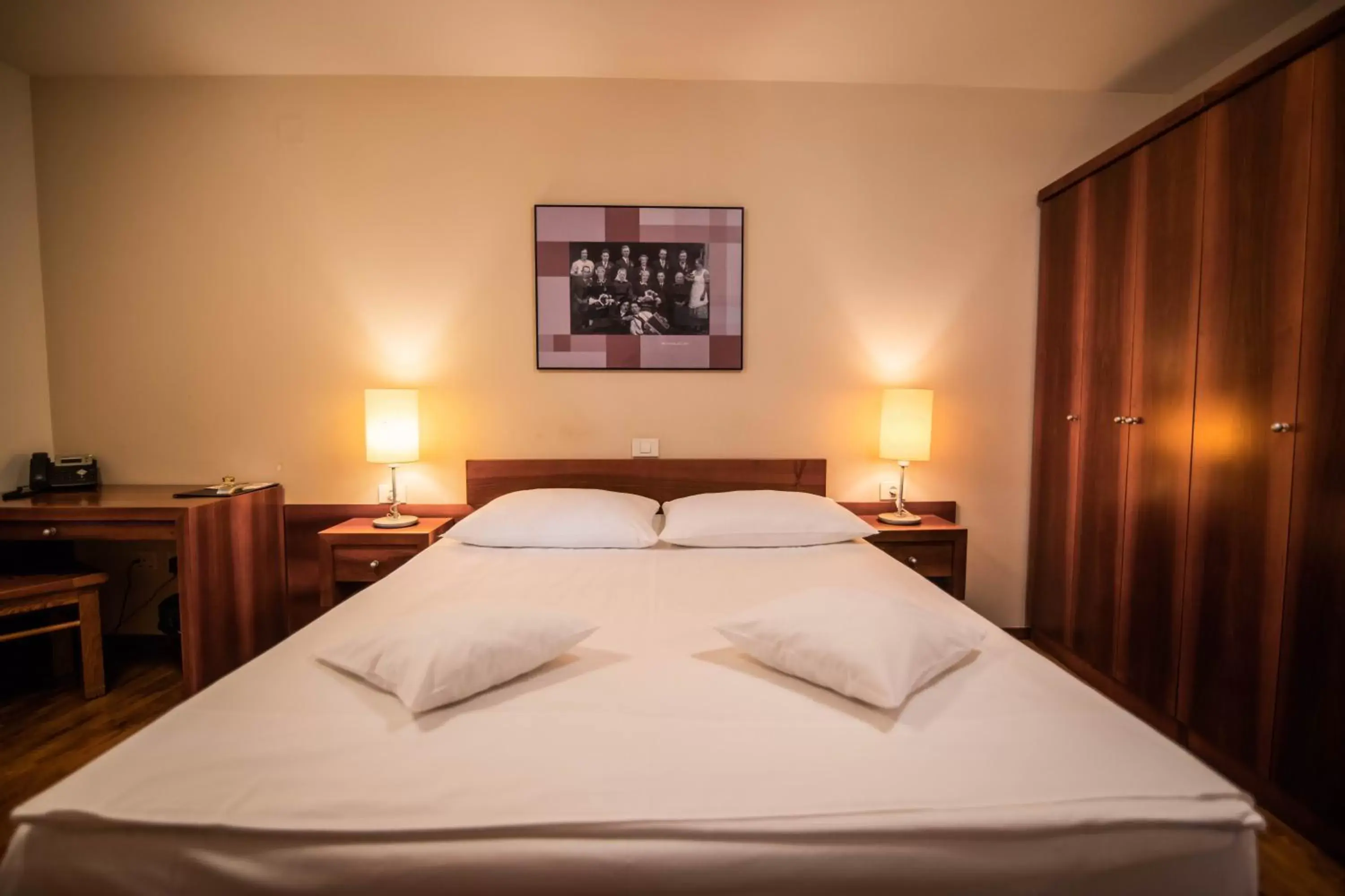 Quadruple Room in Hotel Dvor Jezersek Brnik Quadruple Room in Hotel Dvor Jezersek Brnik