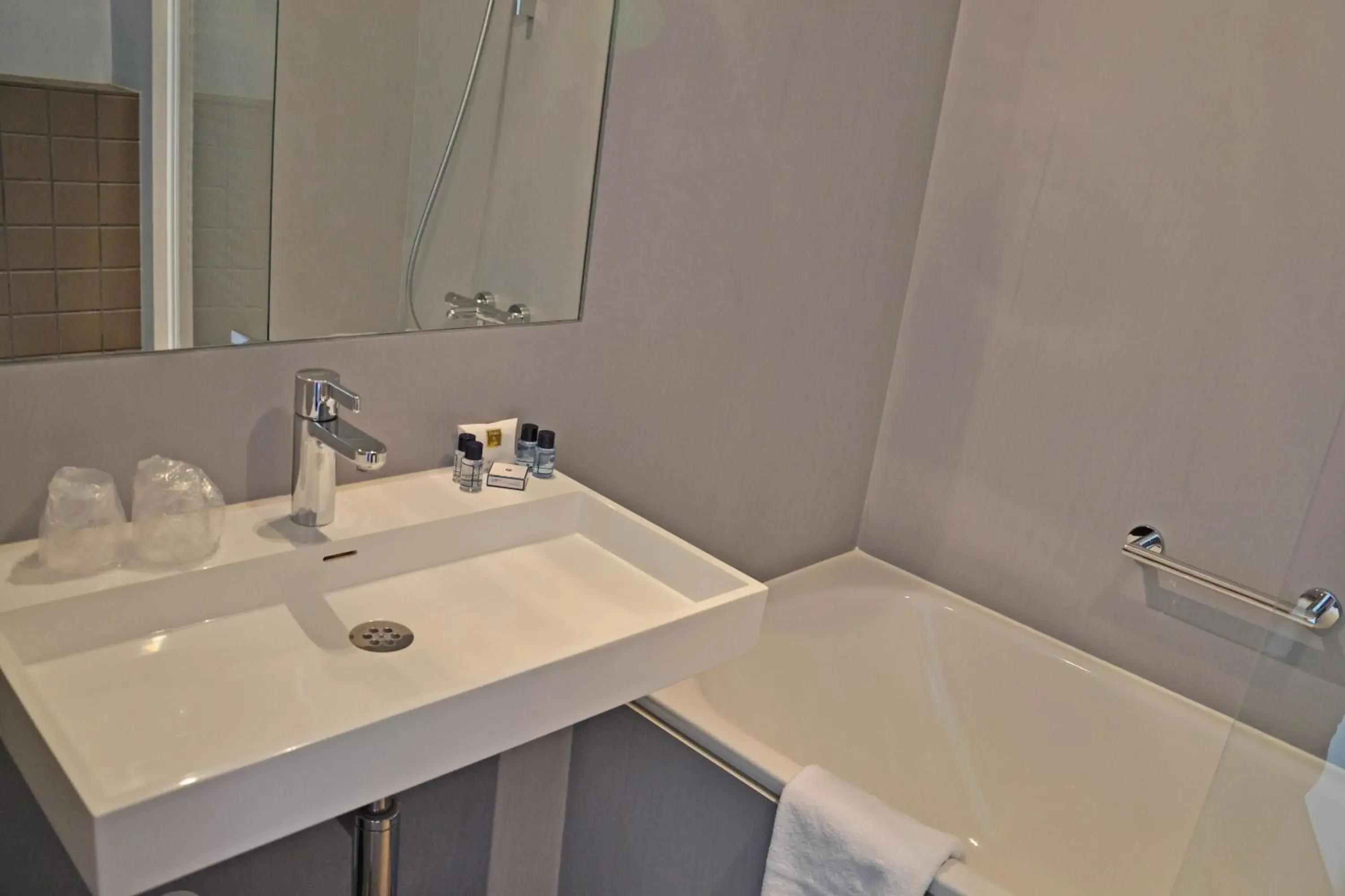 Comfort Double Room with Terrace in Fletcher Hotel - Restaurant Elzenduin Comfort Double Room with Terrace in Fletcher Hotel - Restaurant Elzenduin