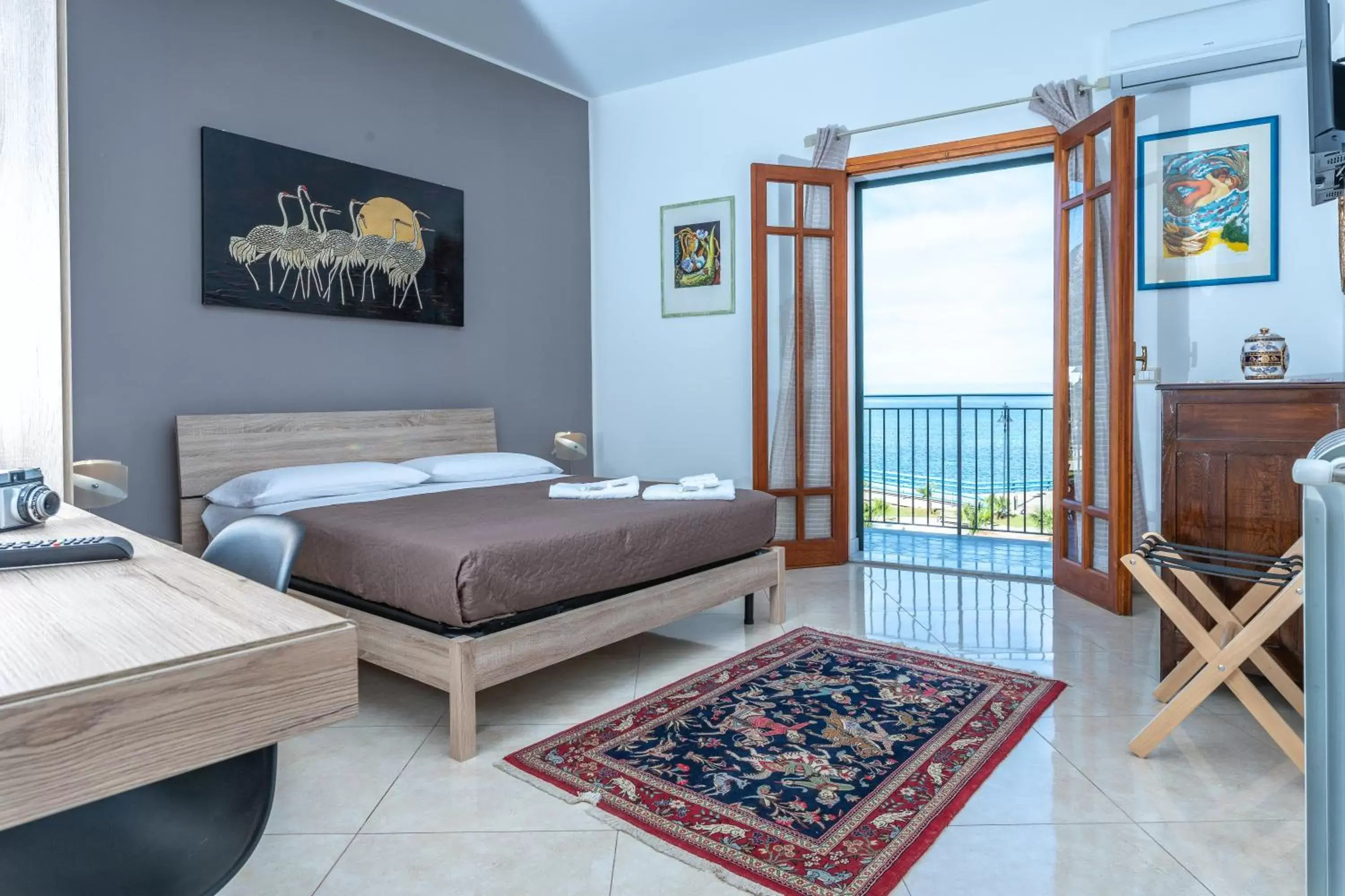 Double Room with Balcony and Sea View in B&B Una Terrazza sul Golfo di Sferracavallo Double Room with Balcony and Sea View in B&B Una Terrazza sul Golfo di Sferracavallo