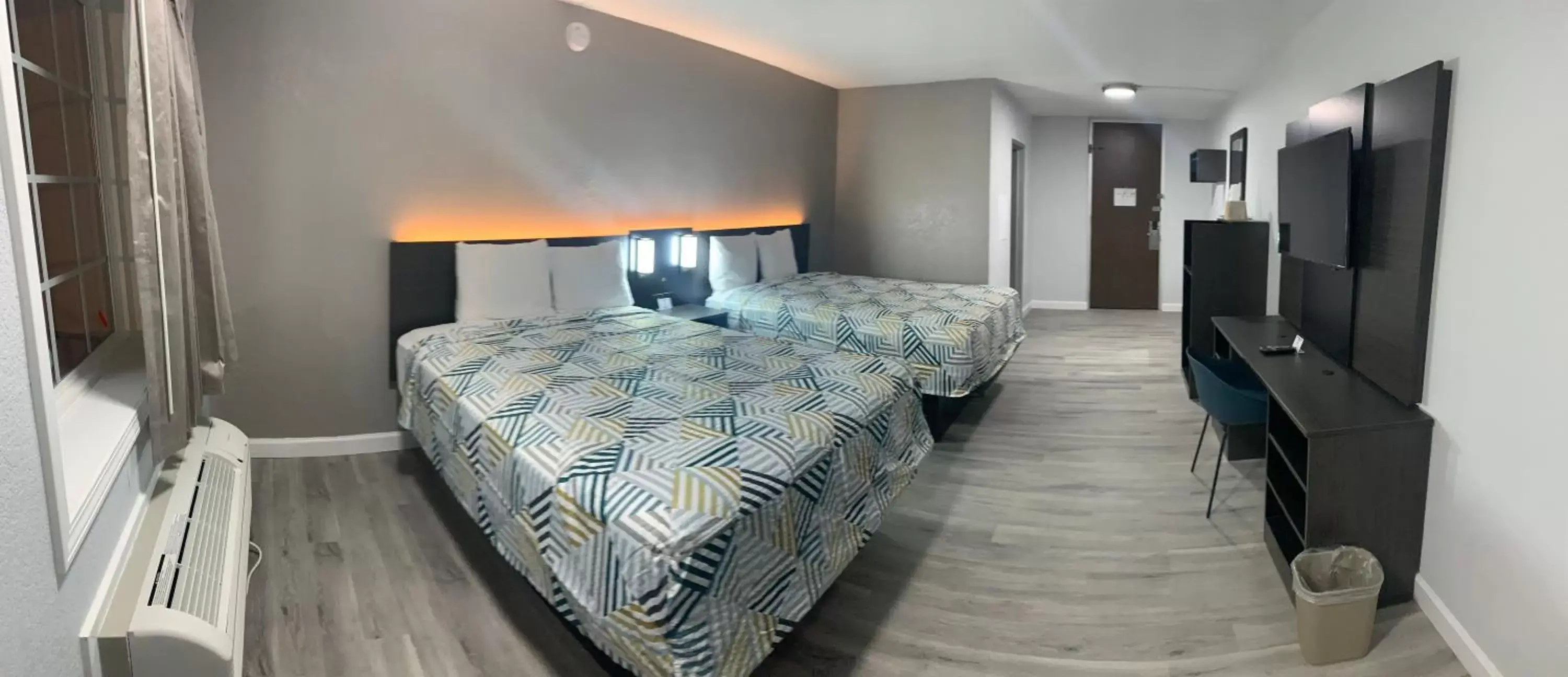 Queen Room with Two Queen Beds - Non-Smoking in Motel 6 Corbin KY Queen Room with Two Queen Beds - Non-Smoking in Motel 6 Corbin KY