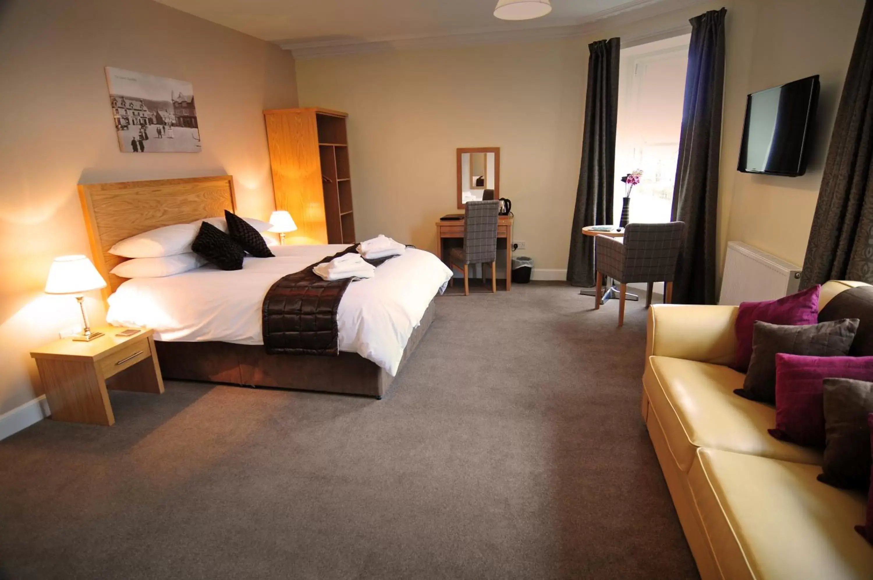Deluxe Double Room in Schiehallion Hotel Deluxe Double Room in Schiehallion Hotel