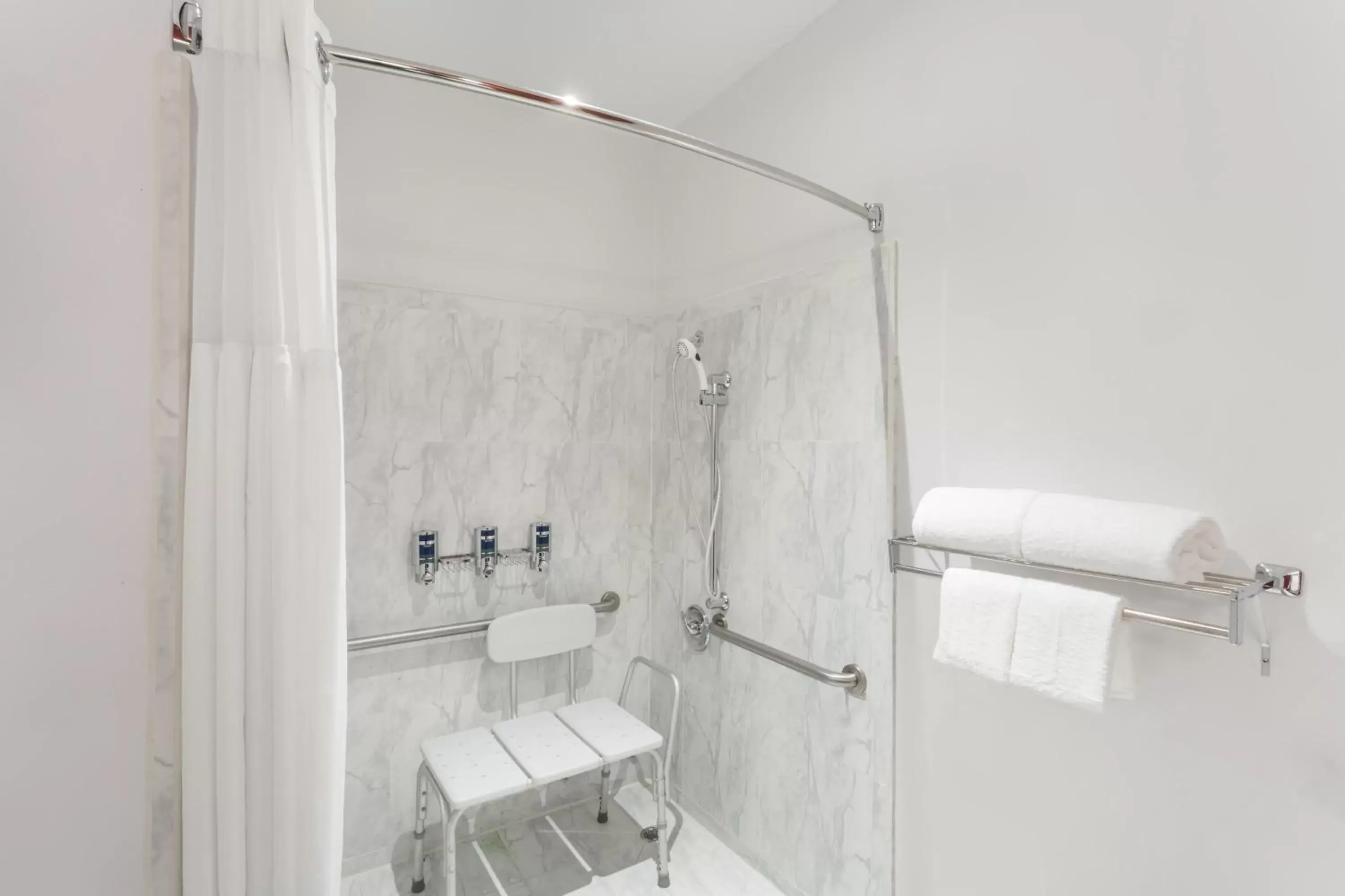 King Room - Mobility/Hearing Accessible - Non-Smoking in Wyndham Garden Silicon Valley King Room - Mobility/Hearing Accessible - Non-Smoking in Wyndham Garden Silicon Valley