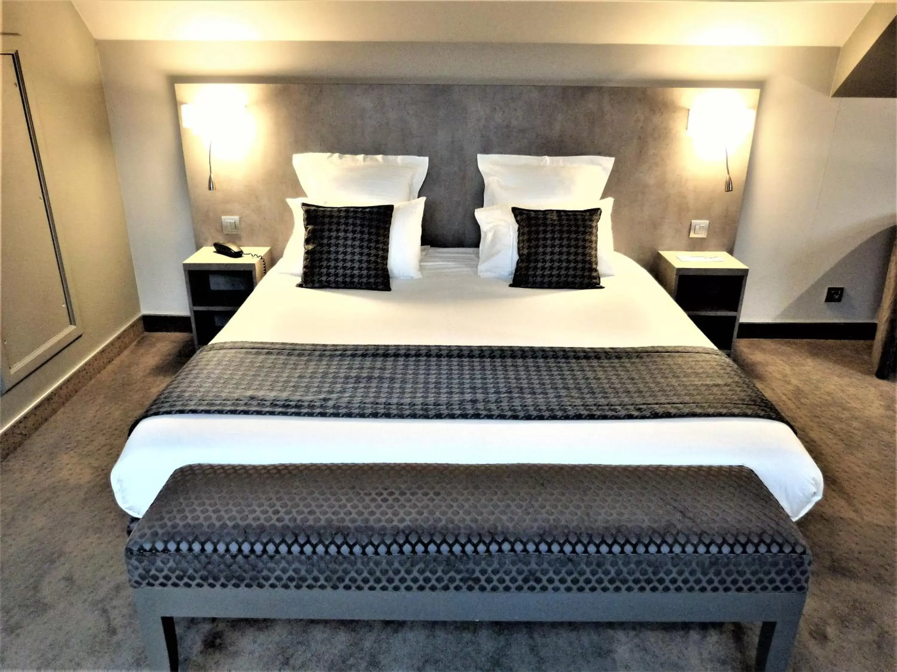 Deluxe Suite in Hotel Saint Daniel Deluxe Suite in Hotel Saint Daniel