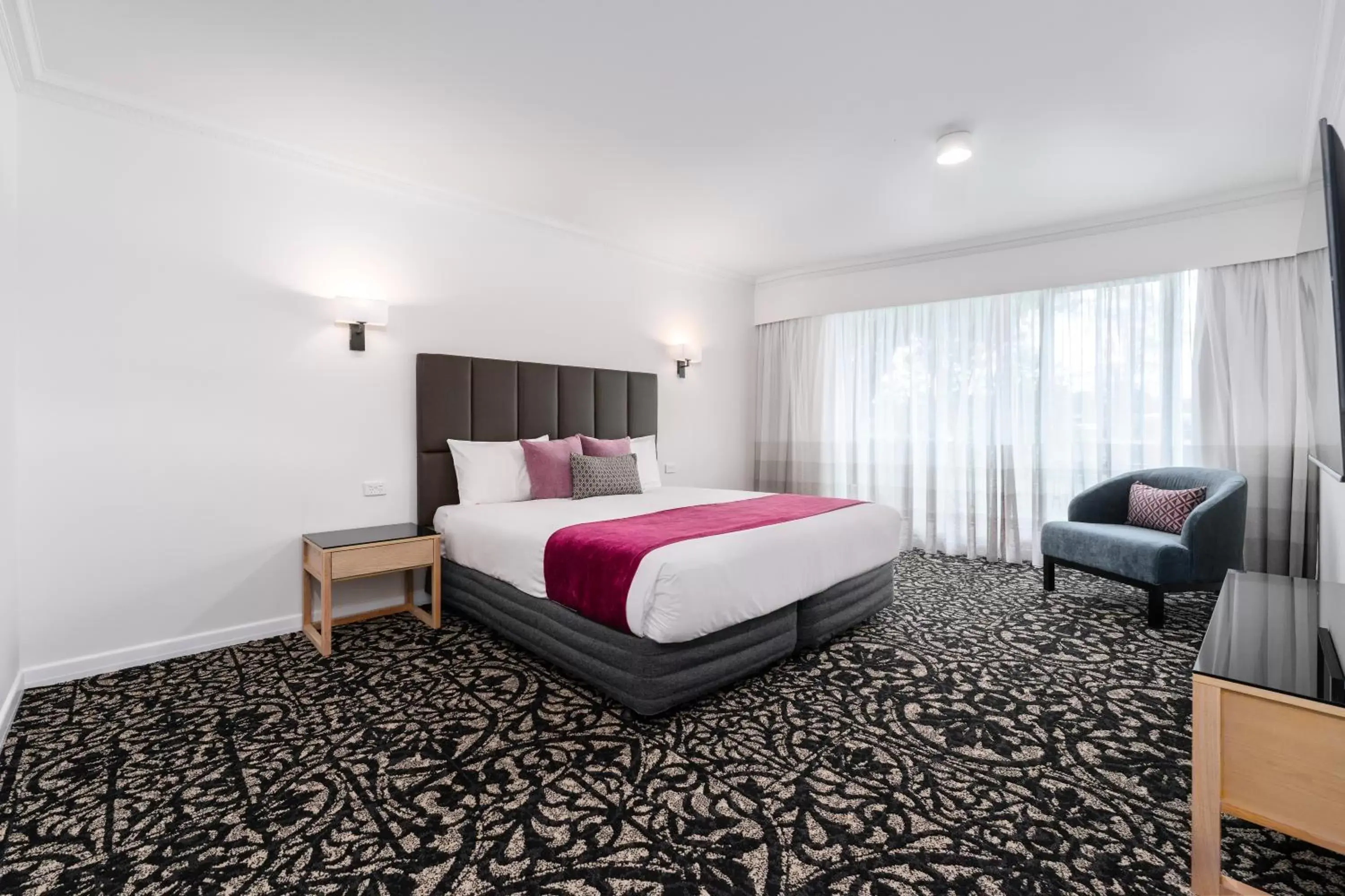 Grand 1-Bedroom Apartment in Quality Hotel Parklake Shepparton Grand 1-Bedroom Apartment in Quality Hotel Parklake Shepparton