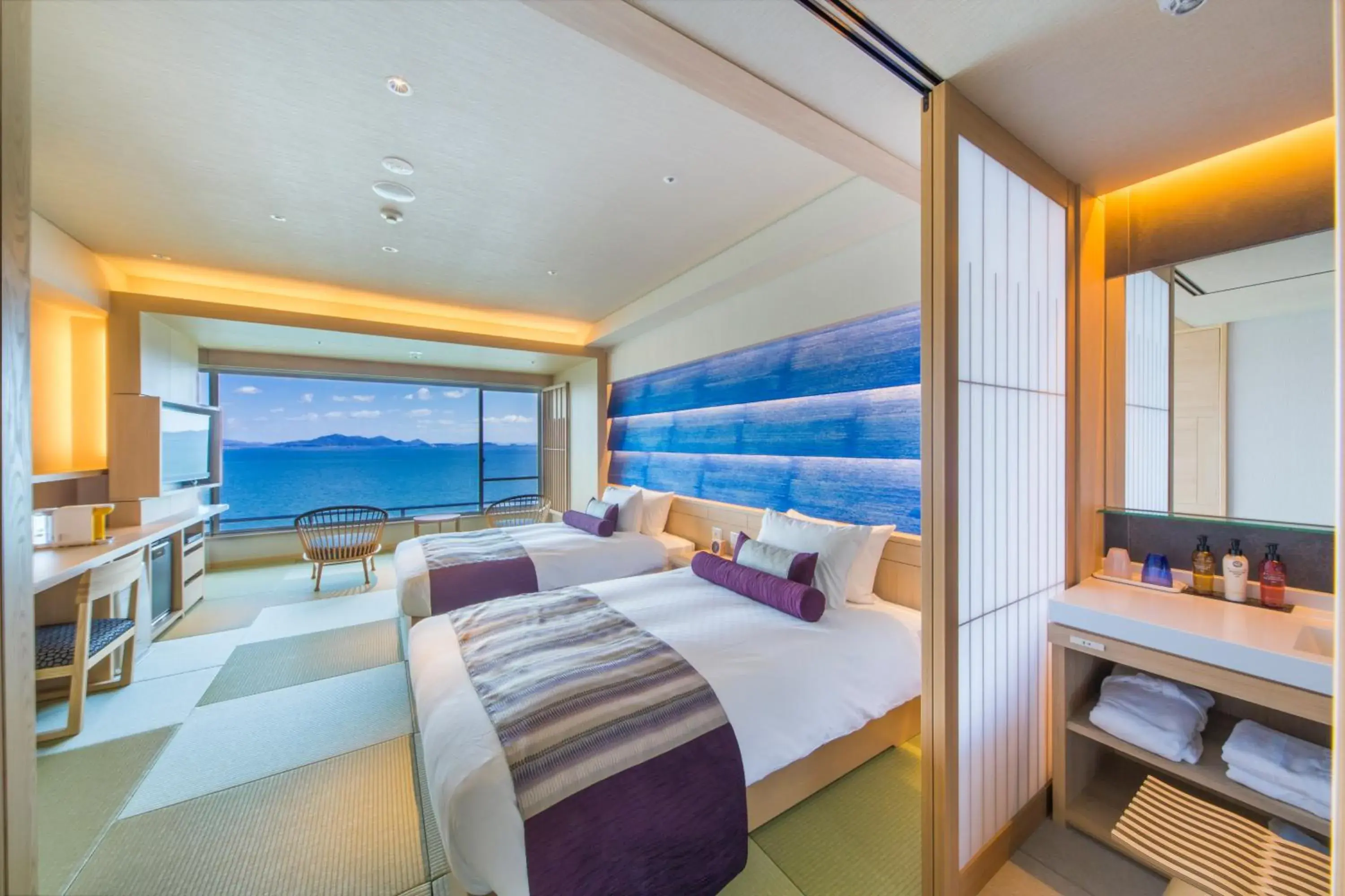 Premium Twin Room with Ocean View - Top Floor in Hotel Ofutei Premium Twin Room with Ocean View - Top Floor in Hotel Ofutei