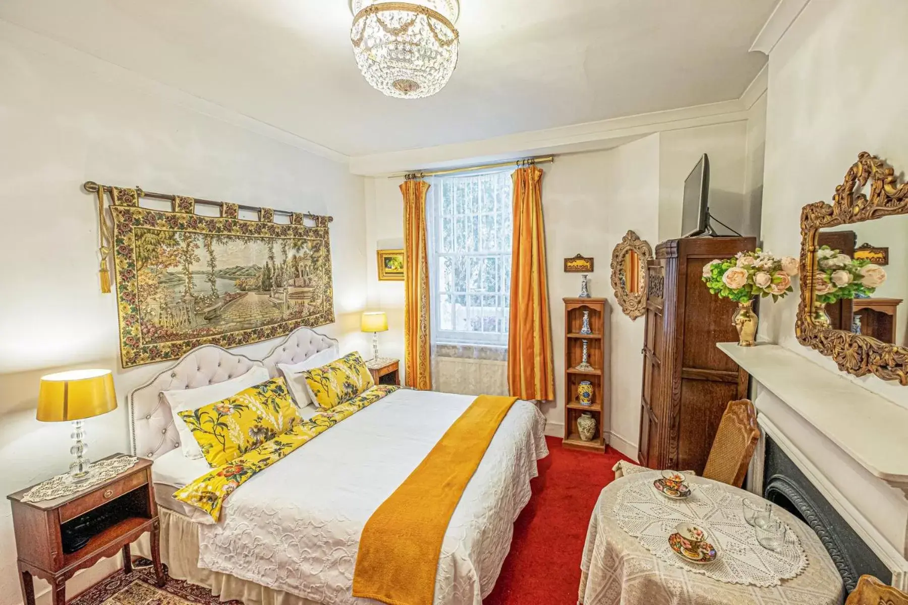 Classic Double or Twin Room in Dawson Place, Juliette's Bed and Breakfast Classic Double or Twin Room in Dawson Place, Juliette's Bed and Breakfast